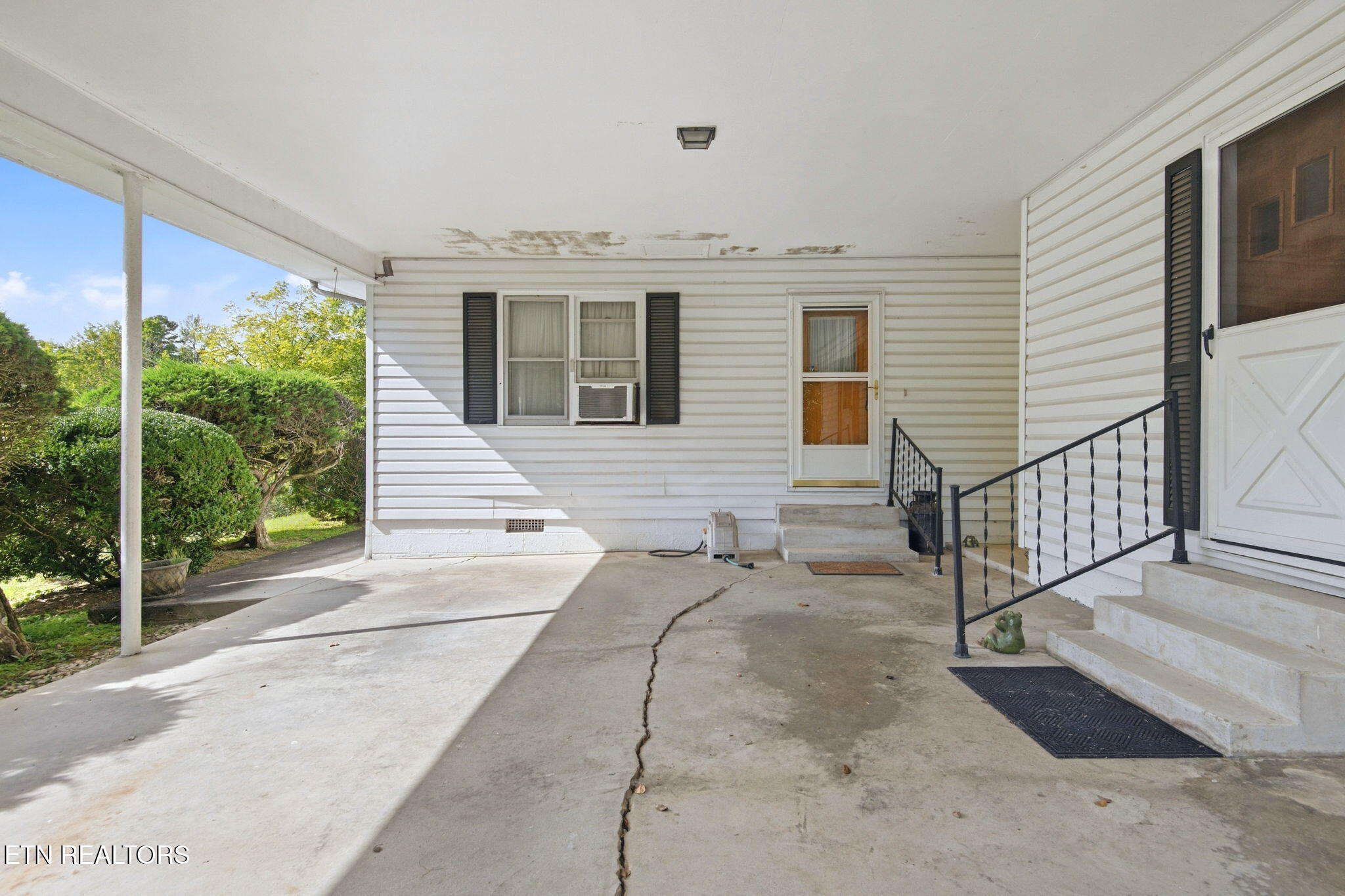 209 Oak Street Jellico TN 37762