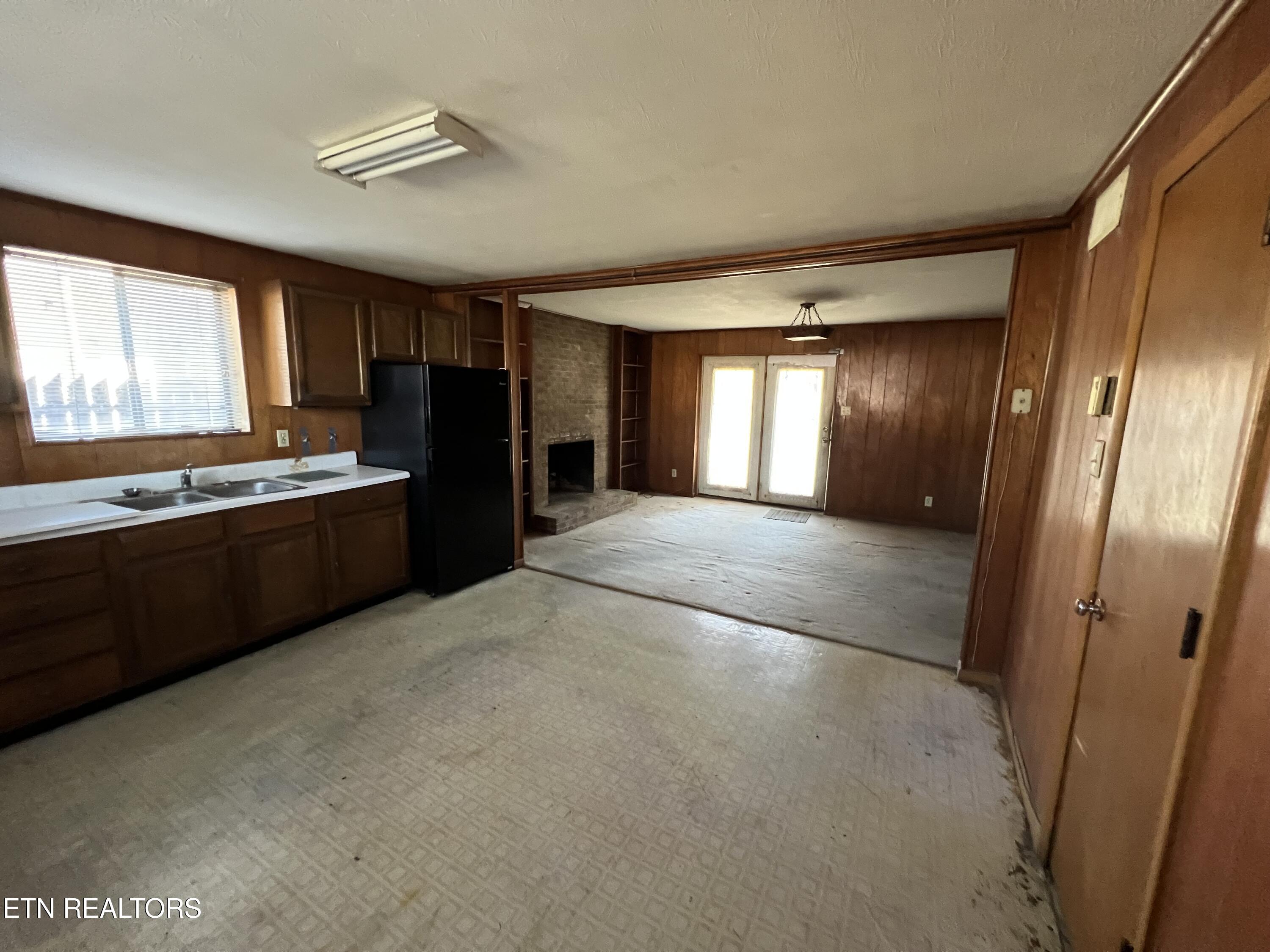 978 Camp Street Wartburg TN 37887