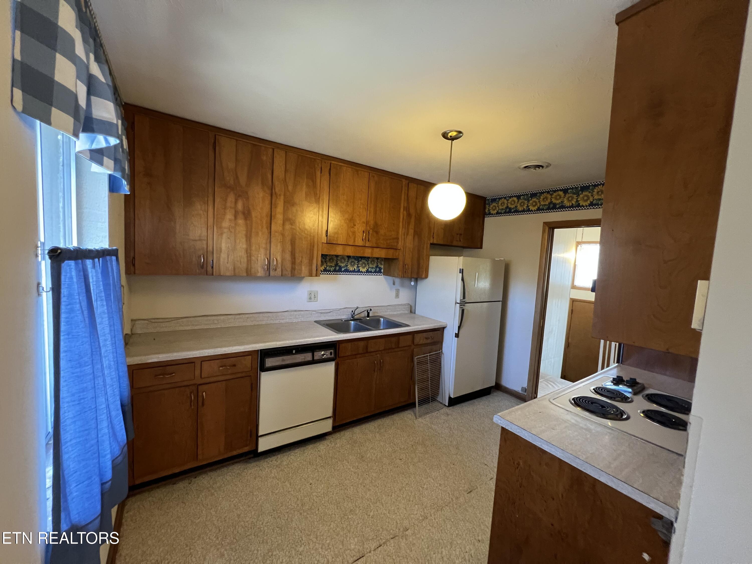 978 Camp Street Wartburg TN 37887