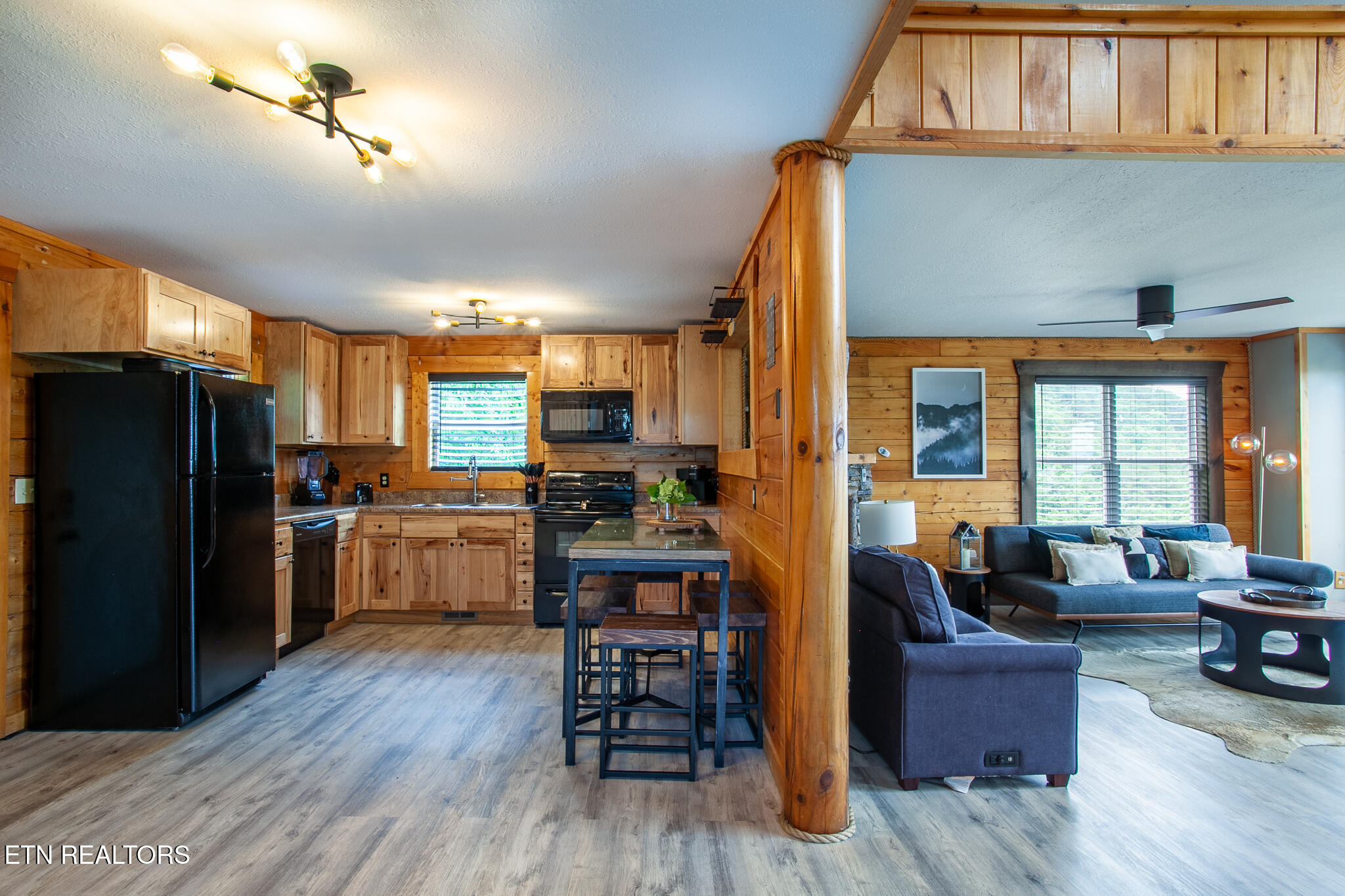 920 Falcon View Way Sevierville TN 37862