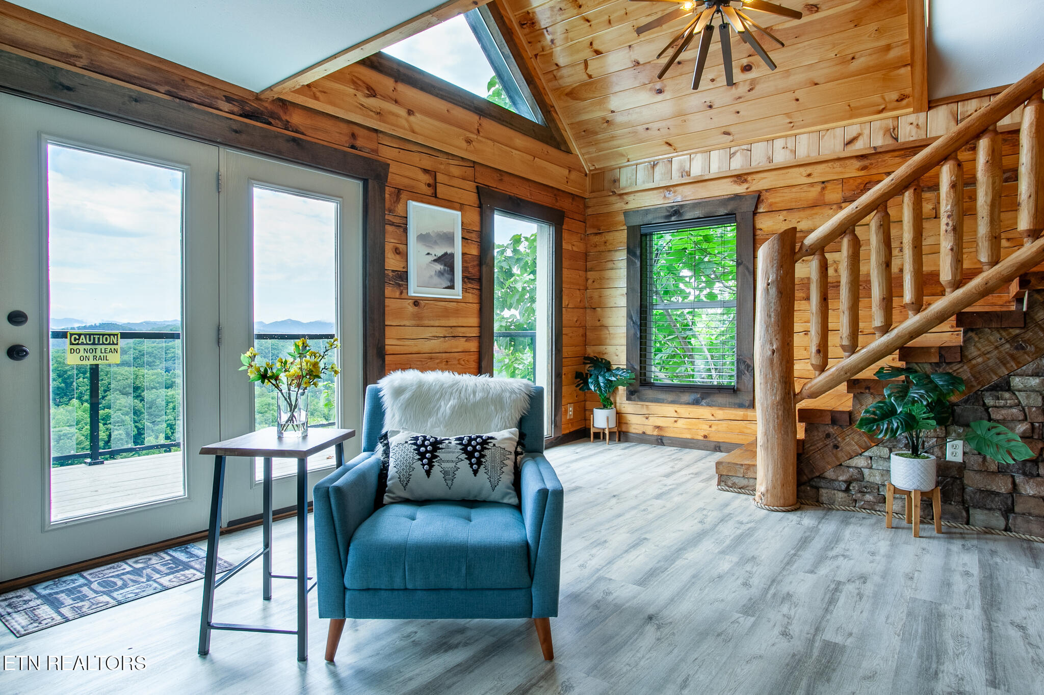 920 Falcon View Way Sevierville TN 37862