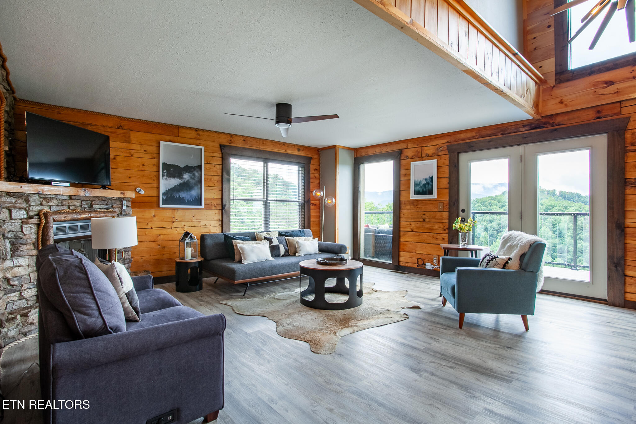 920 Falcon View Way Sevierville TN 37862