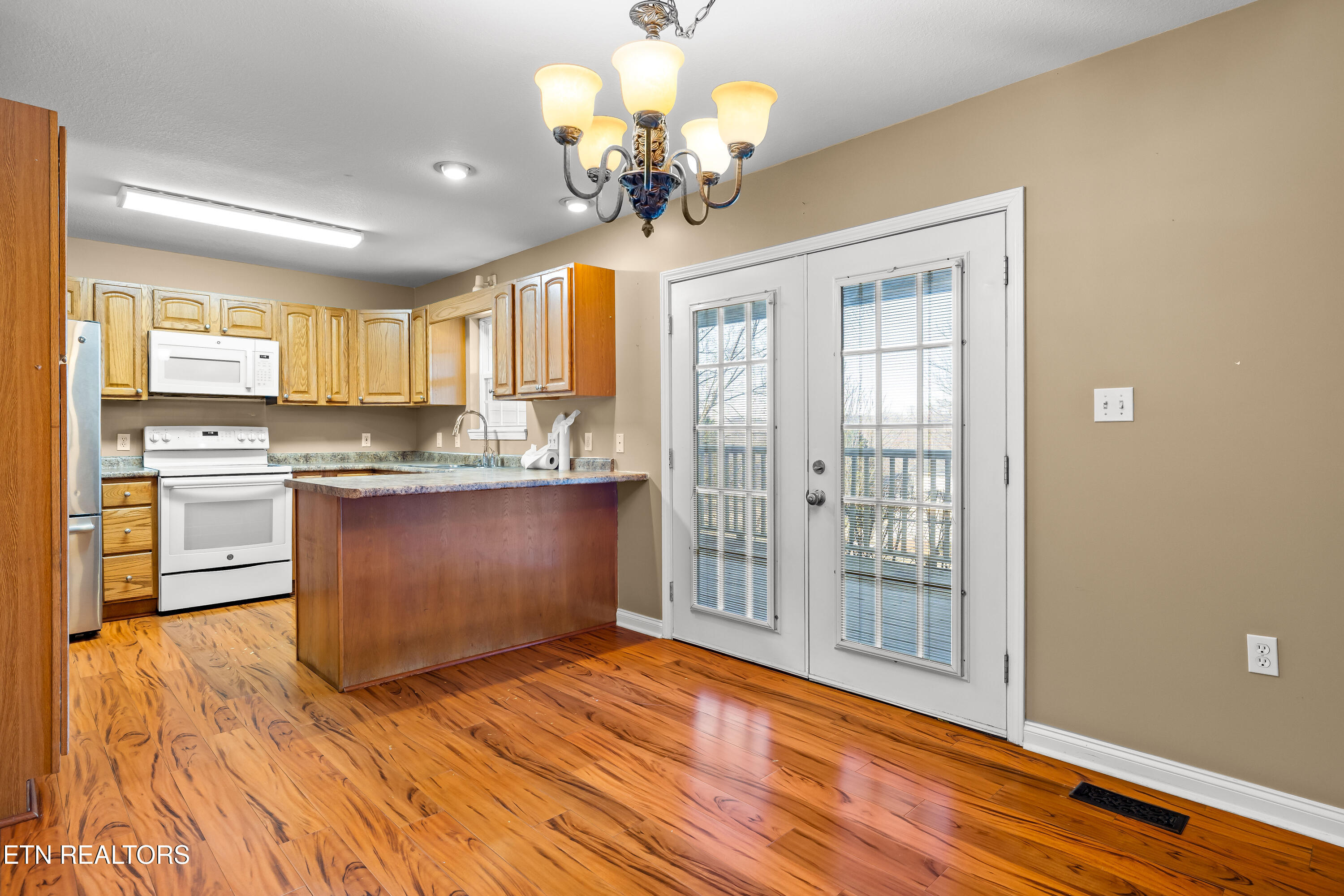 2447 Whisper Creek Drive Friendsville TN 37737