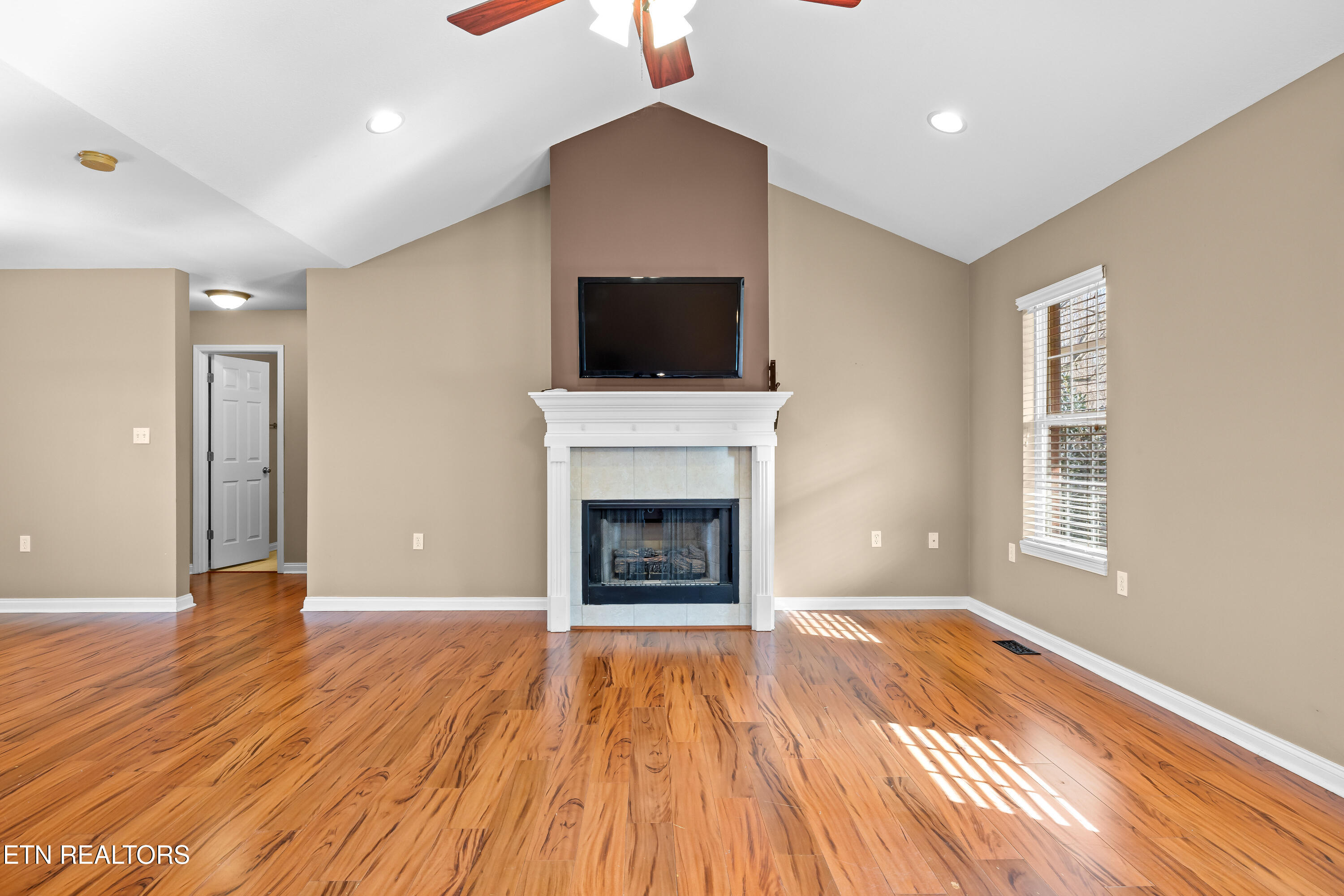 2447 Whisper Creek Drive Friendsville TN 37737