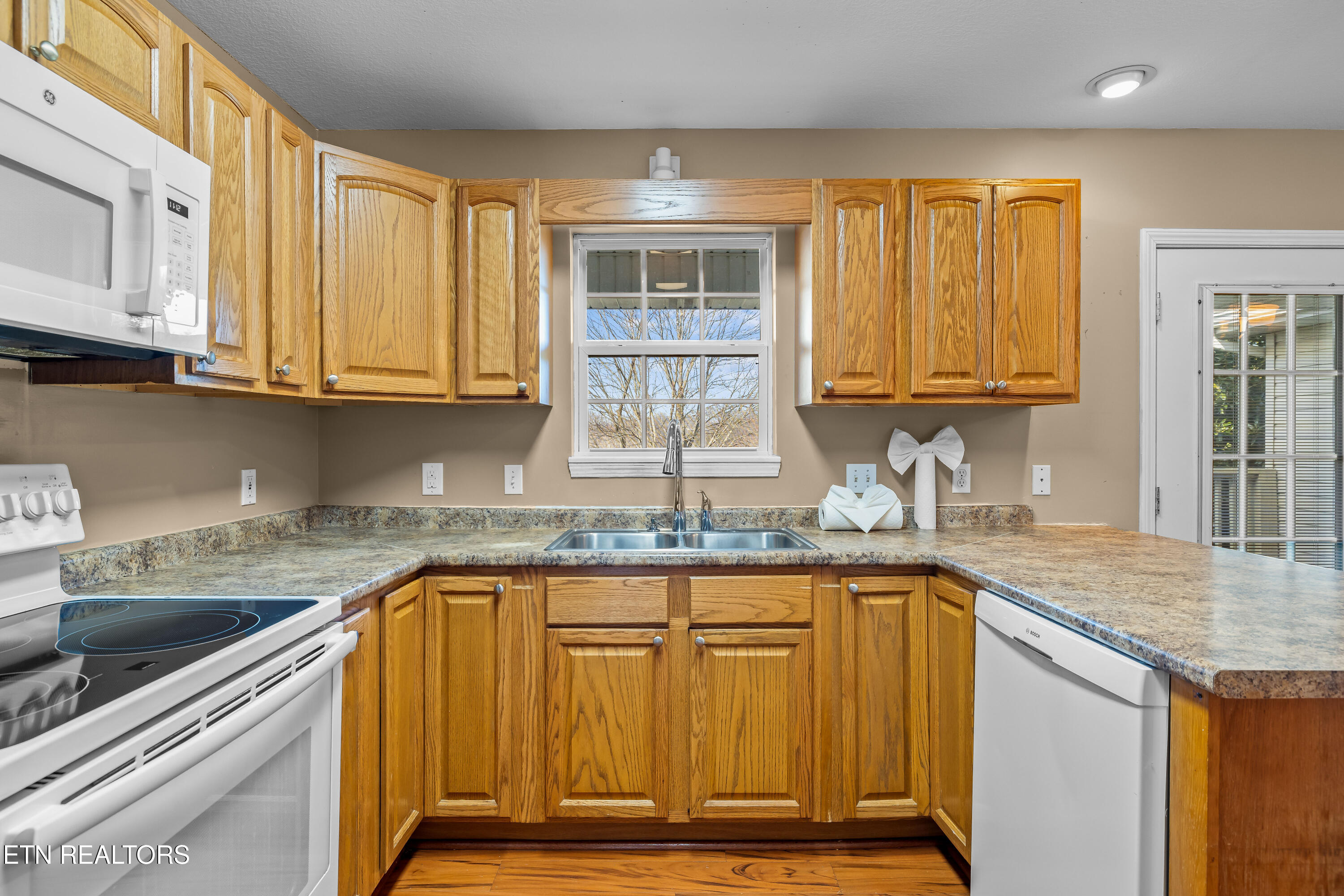 2447 Whisper Creek Drive Friendsville TN 37737