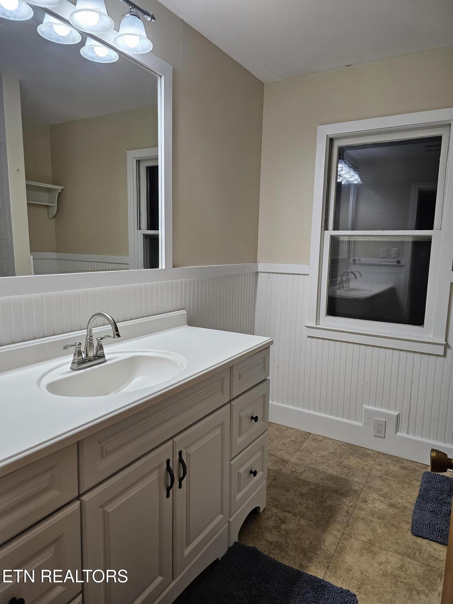 899 W Outer Drive Oak Ridge TN 37830