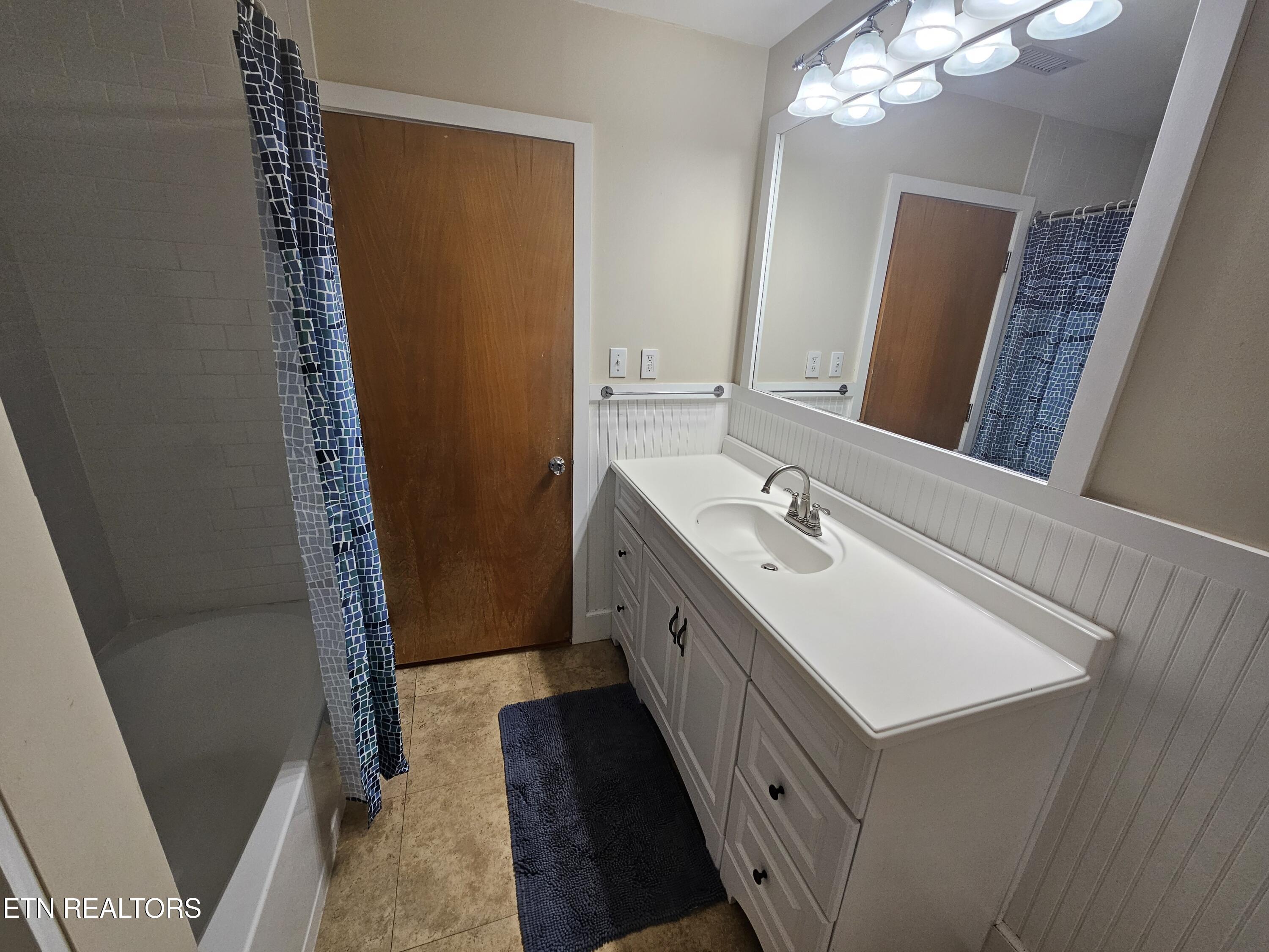 899 W Outer Drive Oak Ridge TN 37830