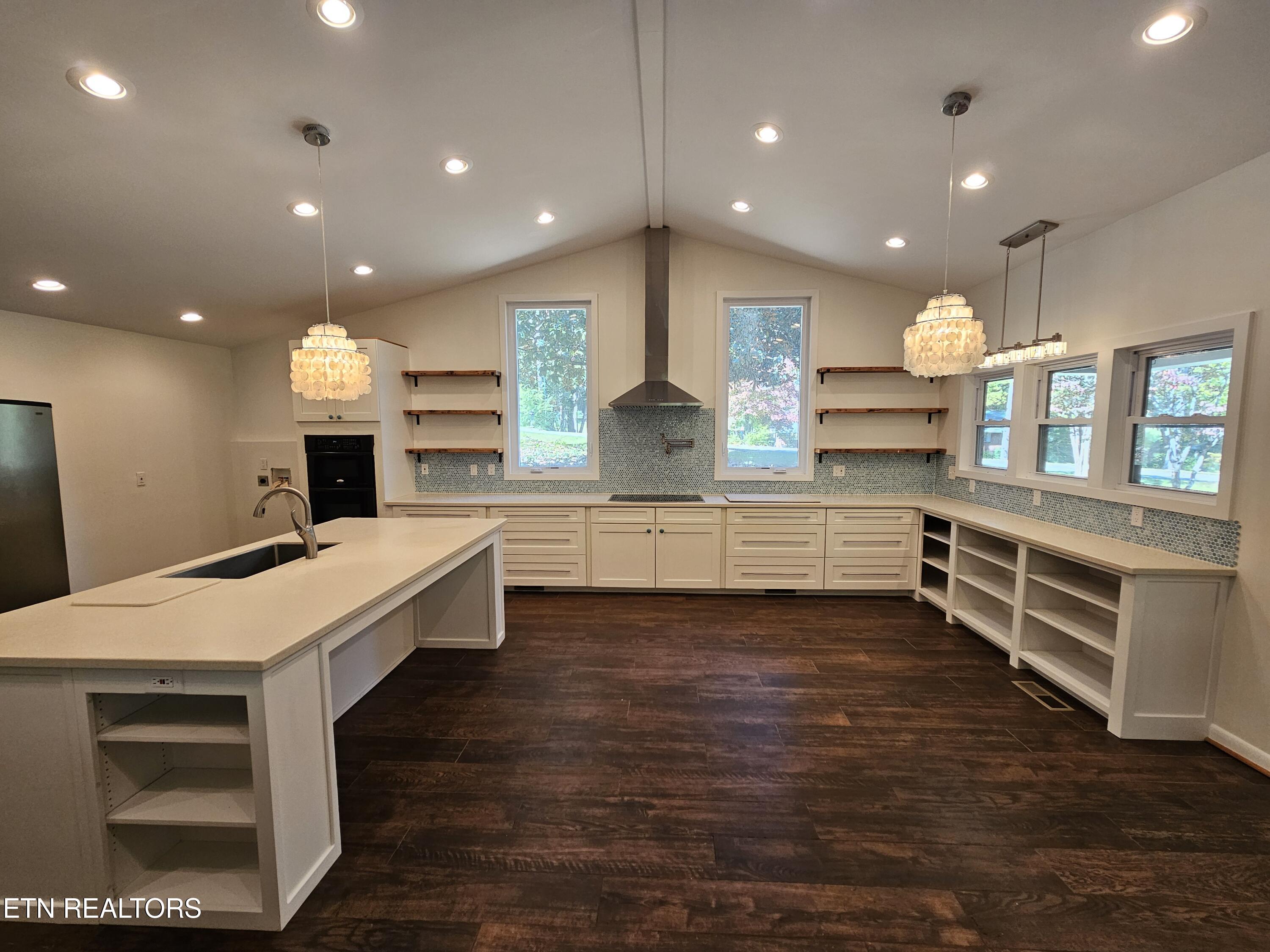 899 W Outer Drive Oak Ridge TN 37830