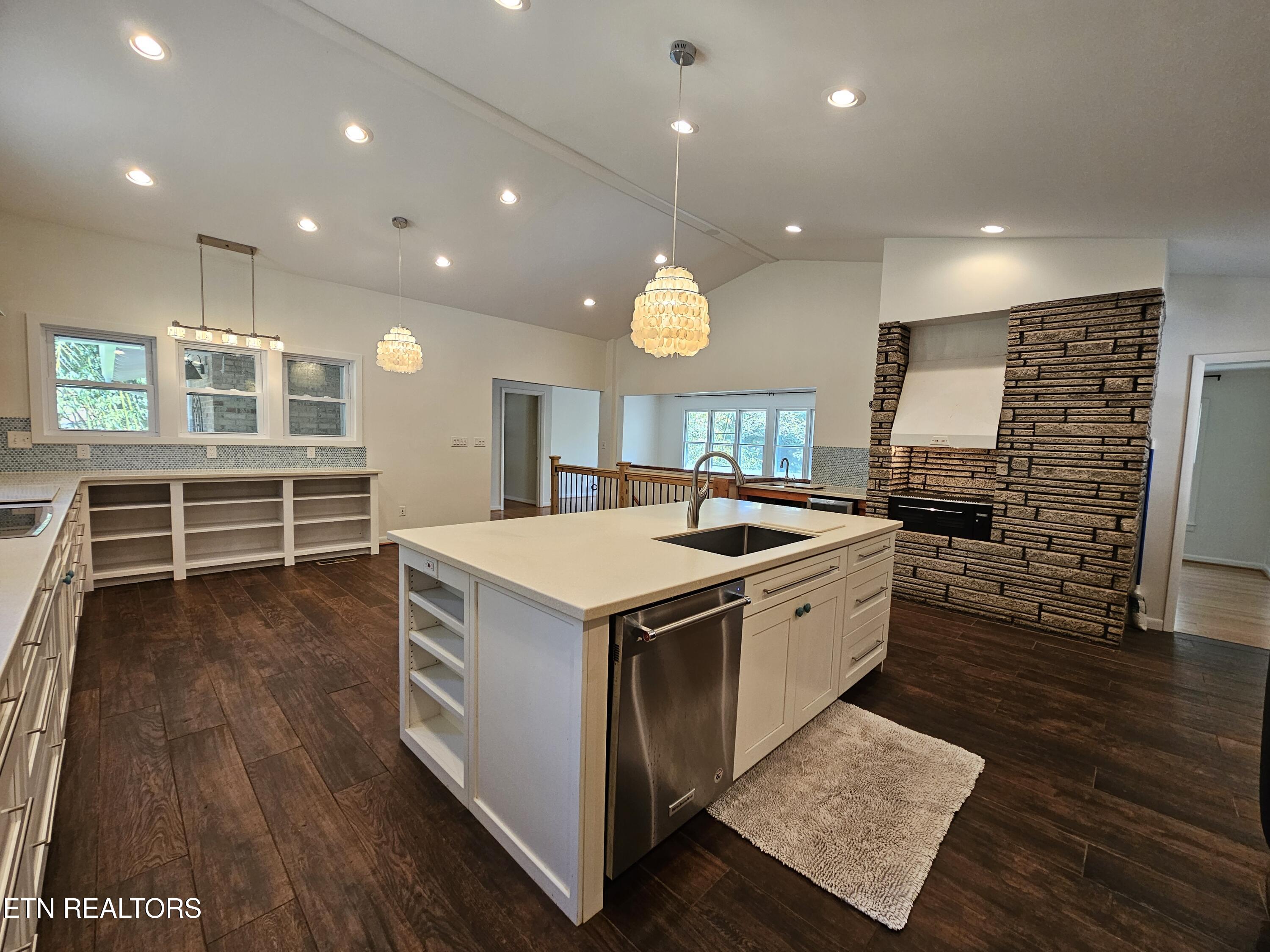899 W Outer Drive Oak Ridge TN 37830