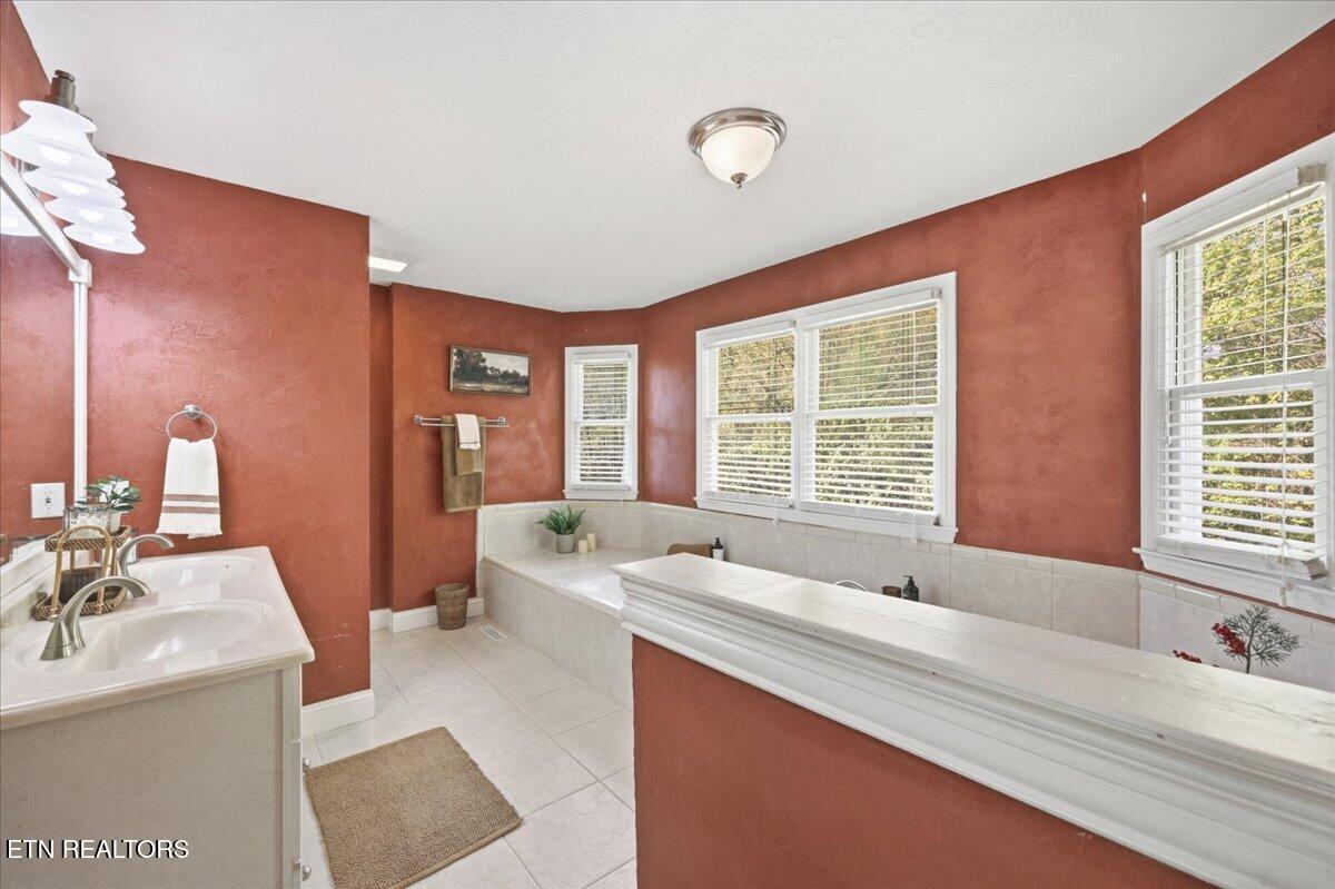 190 Country Walk Drive Powell TN 37849