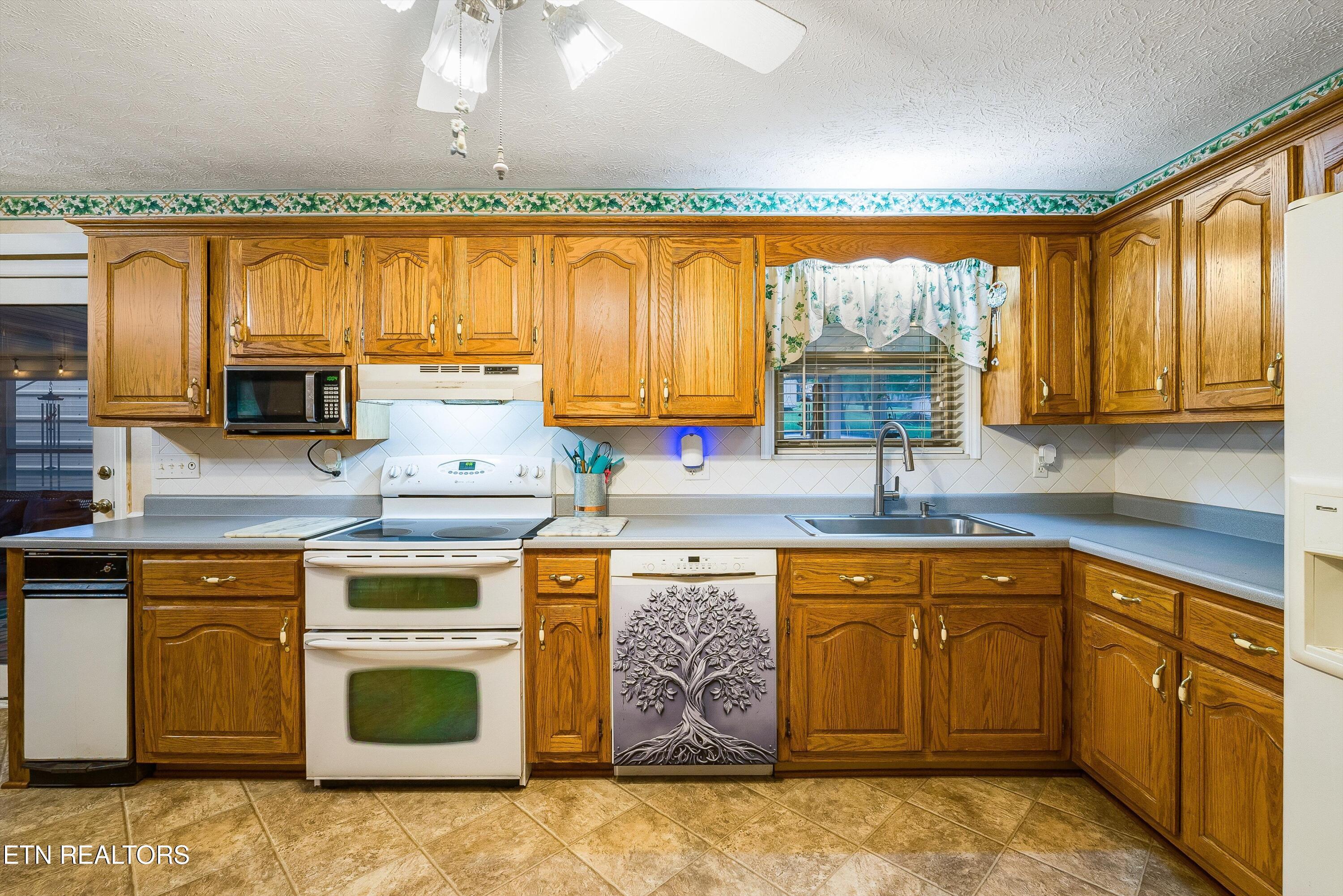 905 N East End Road Strawberry Plains TN 37871