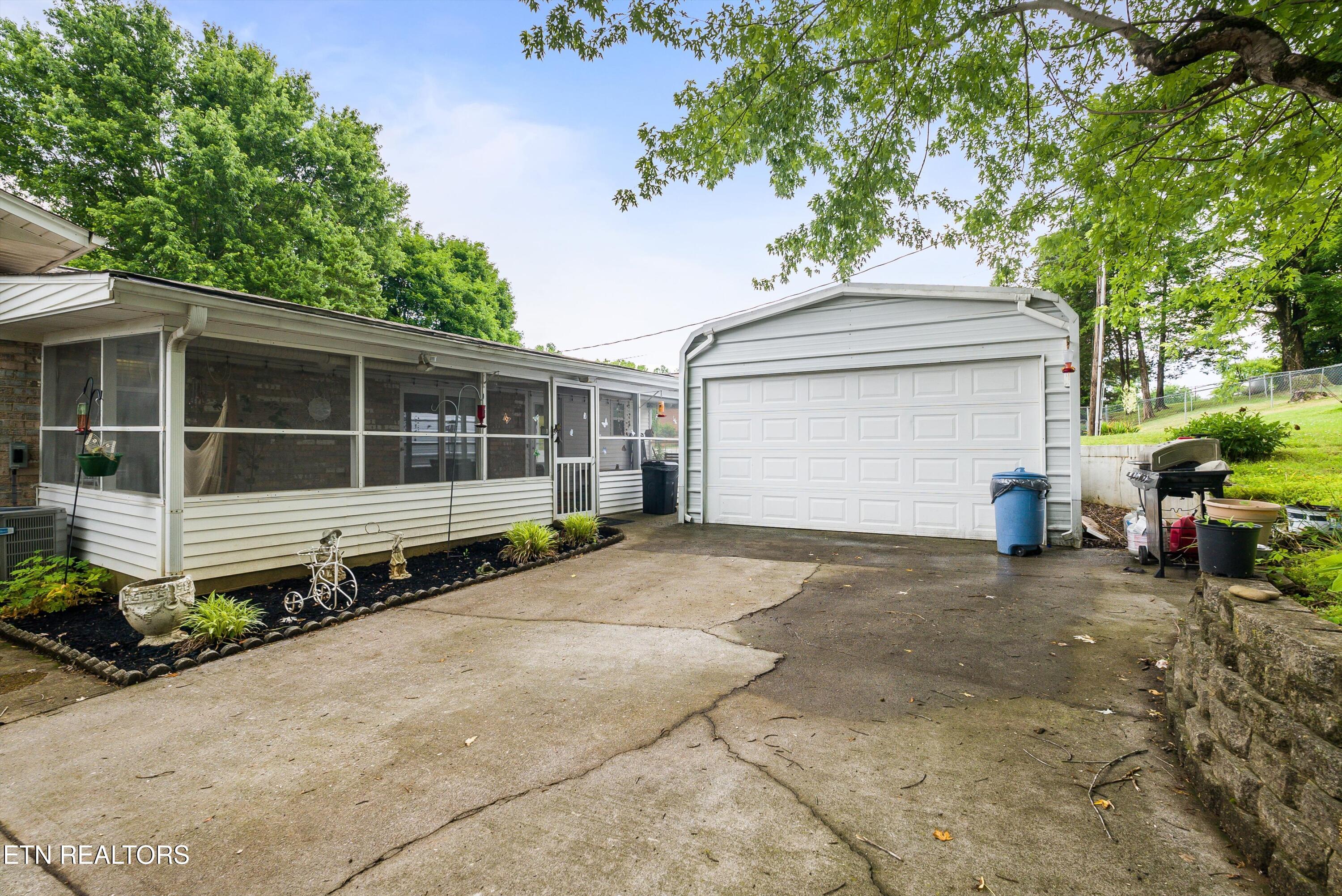 905 N East End Road Strawberry Plains TN 37871