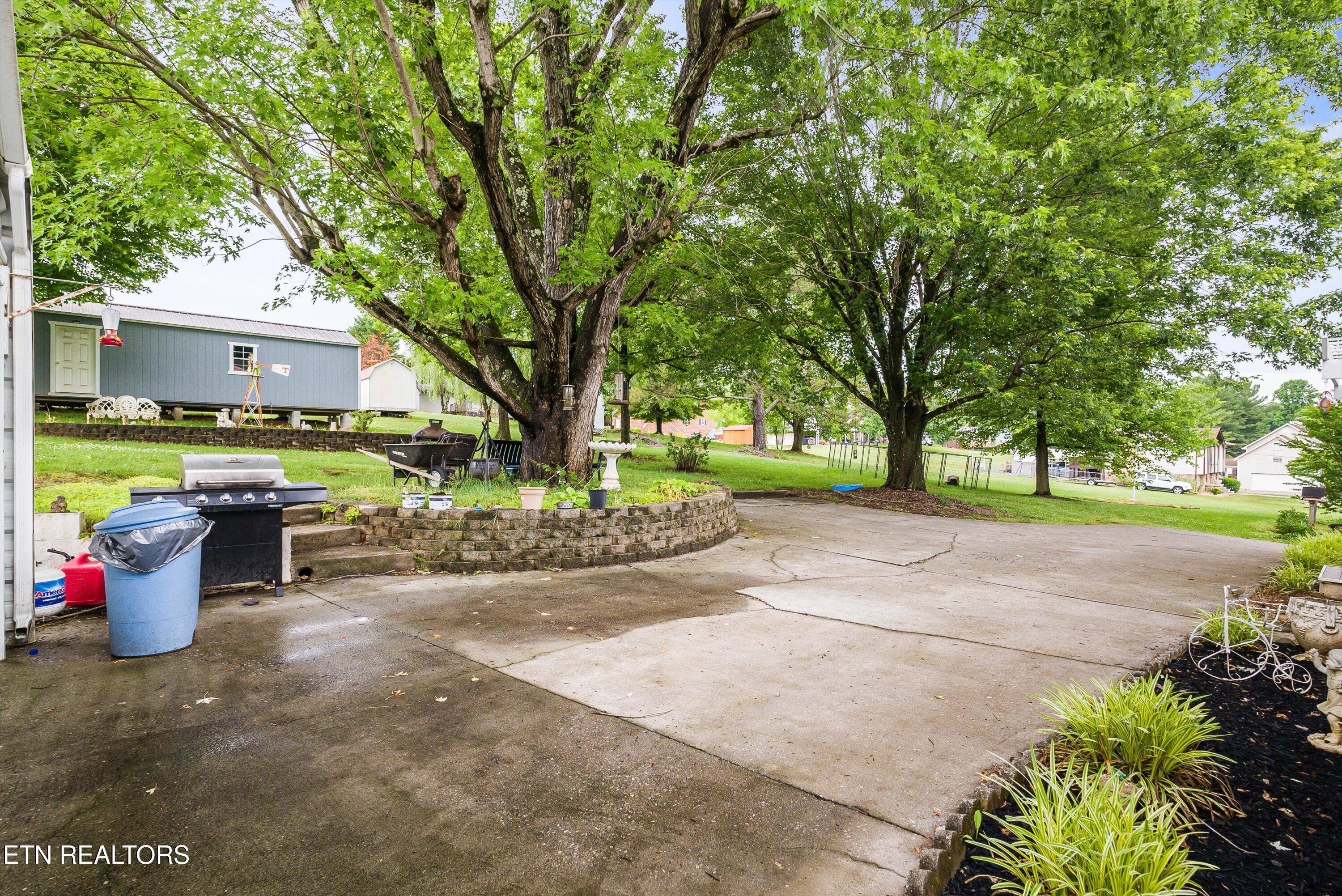 905 N East End Road Strawberry Plains TN 37871