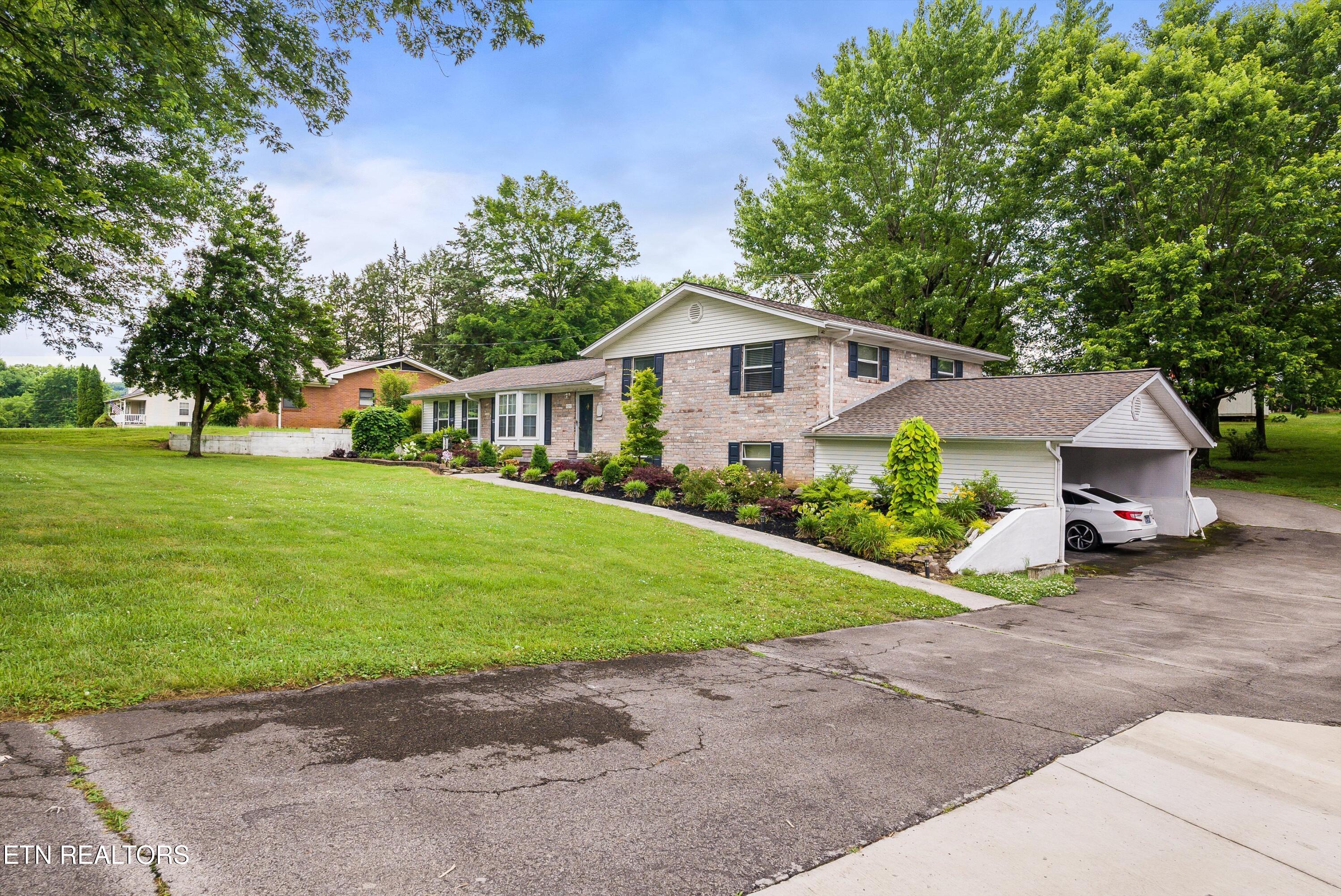 905 N East End Road Strawberry Plains TN 37871