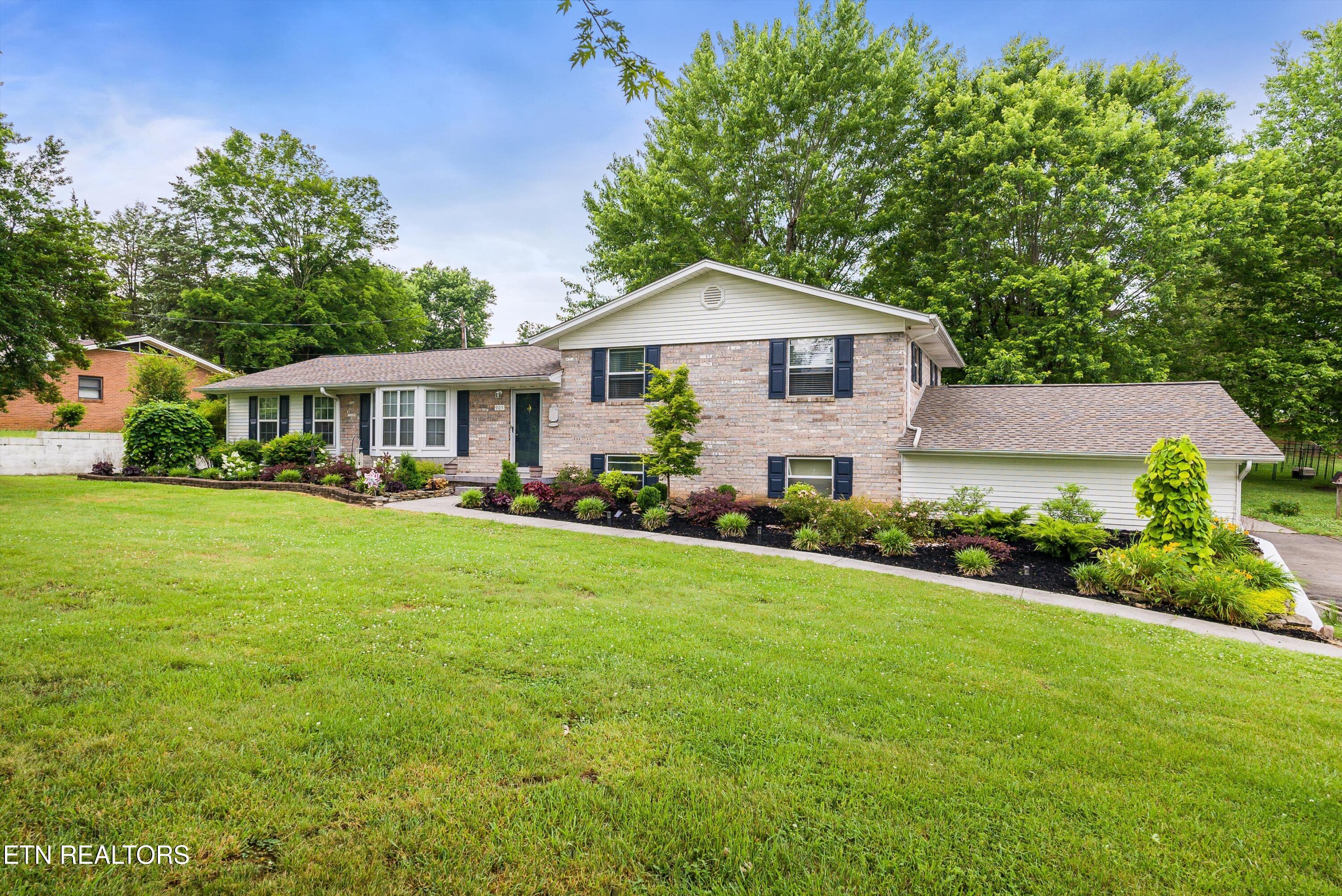 905 N East End Road Strawberry Plains TN 37871