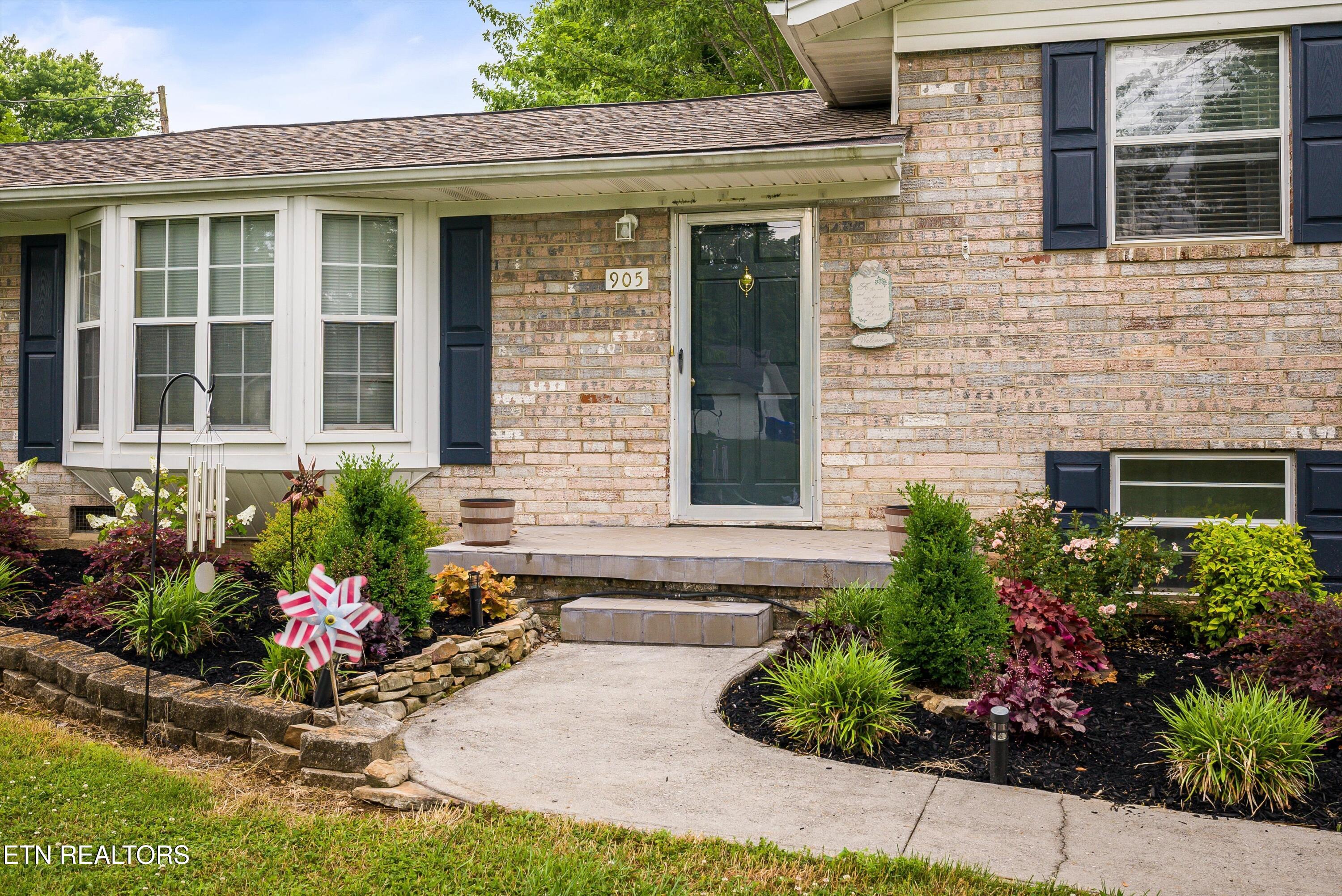 905 N East End Road Strawberry Plains TN 37871
