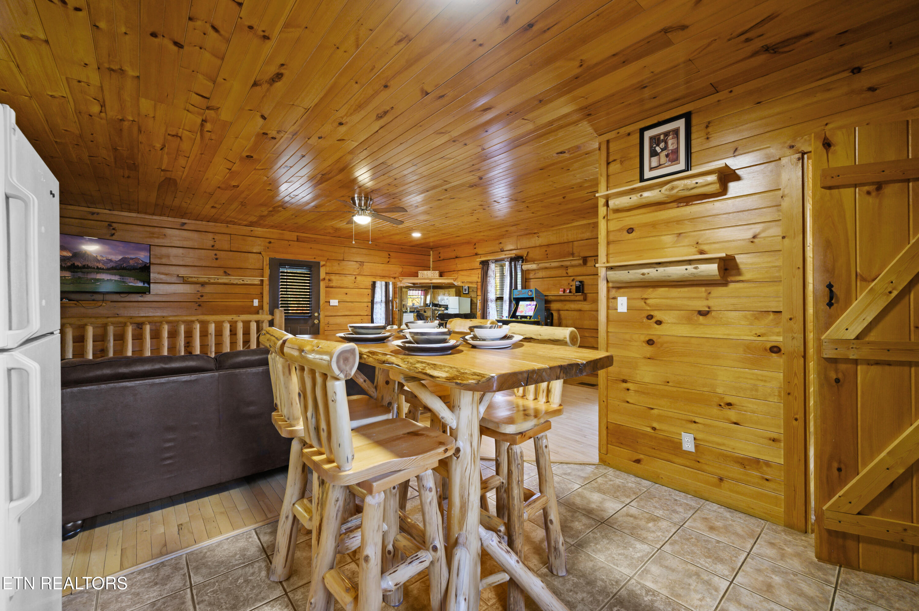 634 Magic Kingdom Lane Sevierville TN 37876