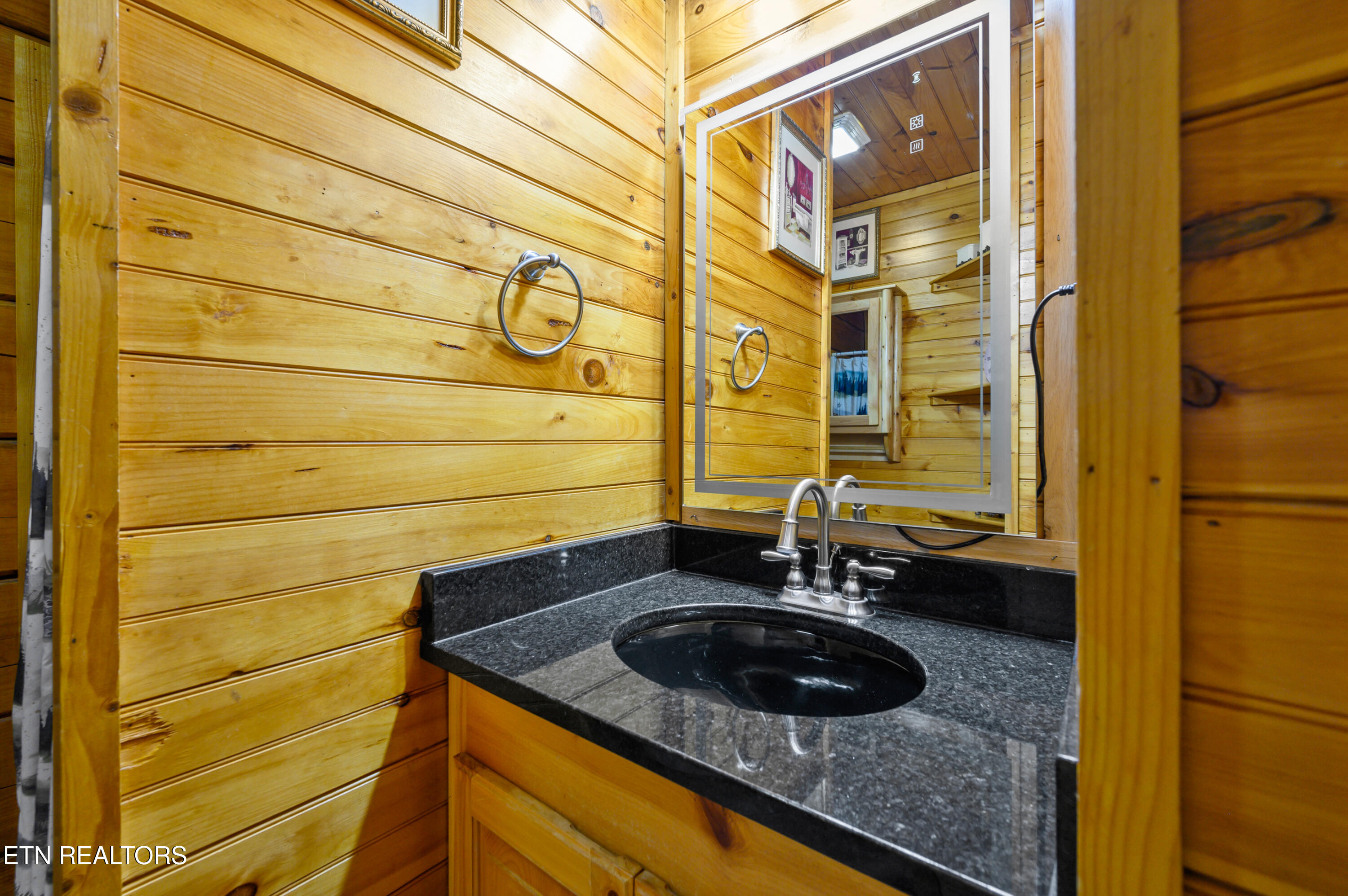 634 Magic Kingdom Lane Sevierville TN 37876