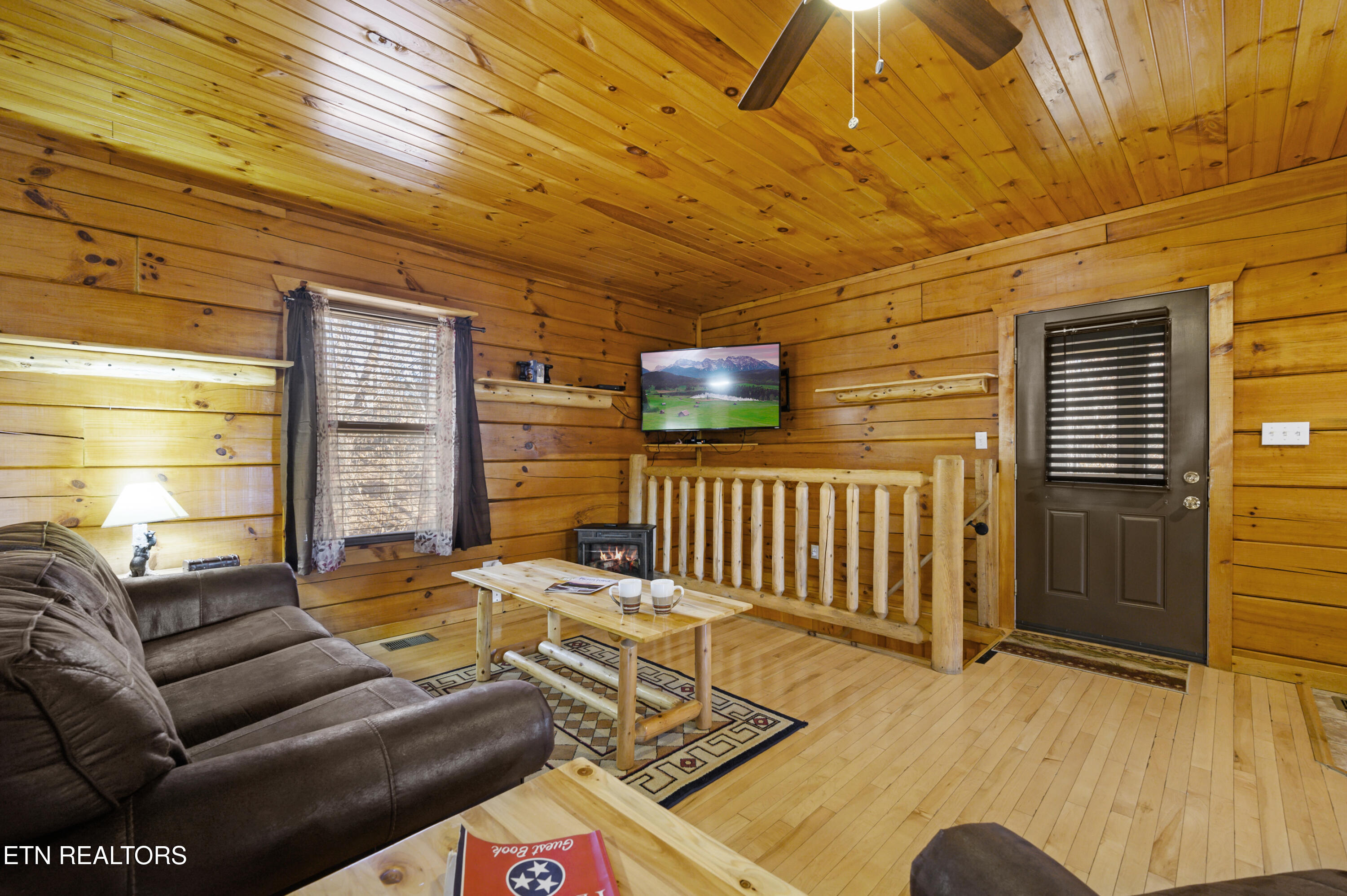 634 Magic Kingdom Lane Sevierville TN 37876