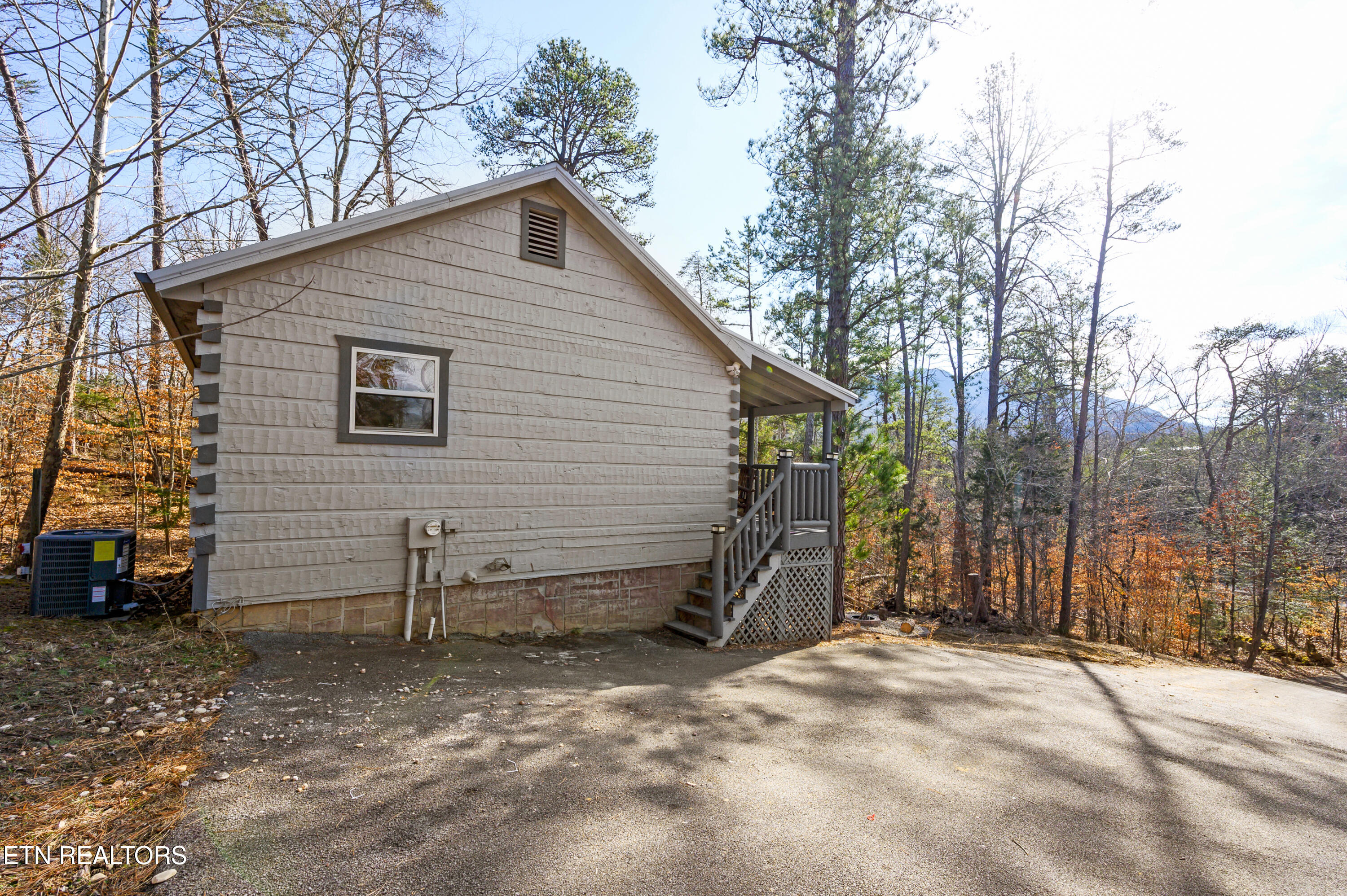634 Magic Kingdom Lane Sevierville TN 37876