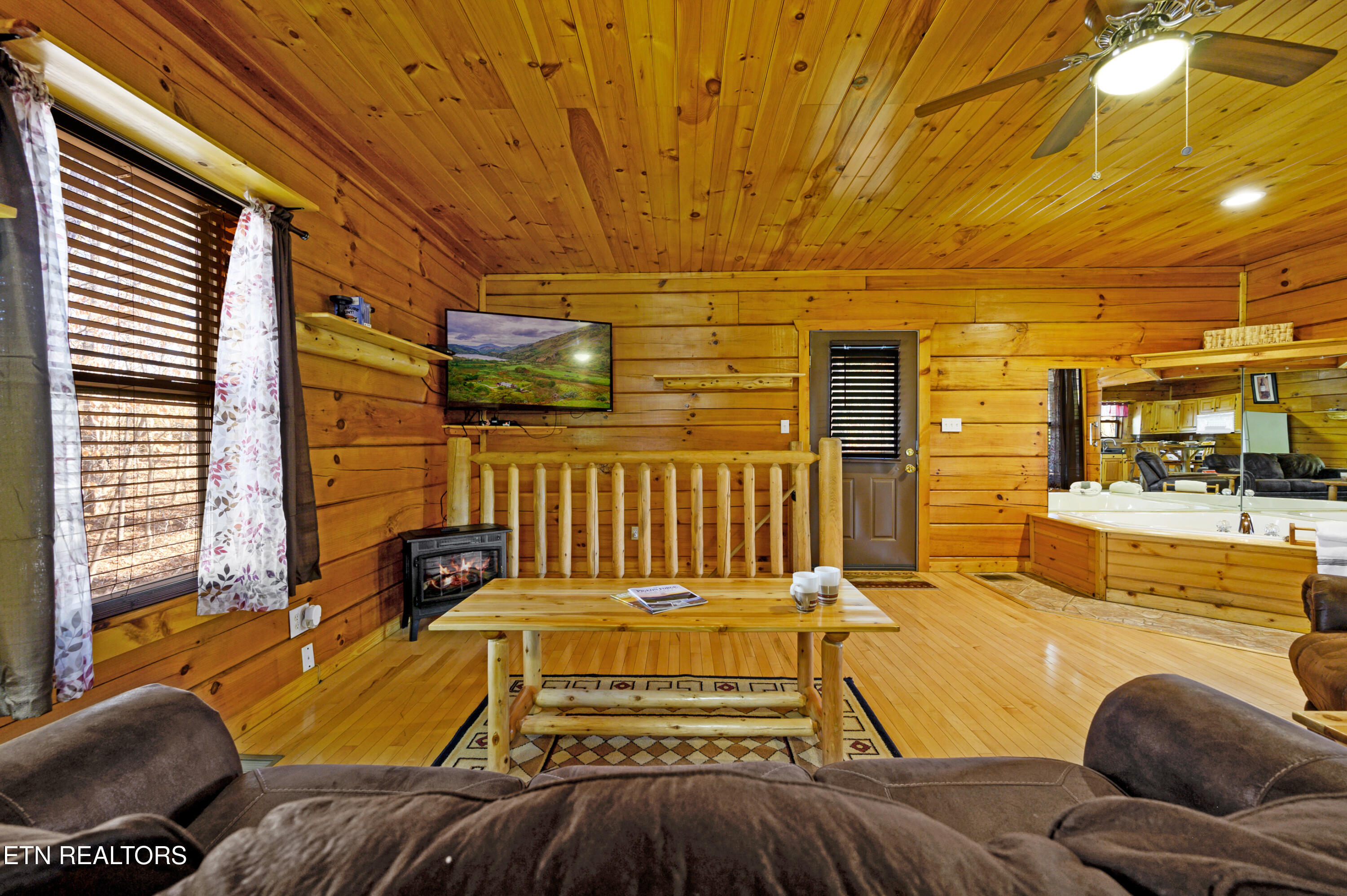 634 Magic Kingdom Lane Sevierville TN 37876