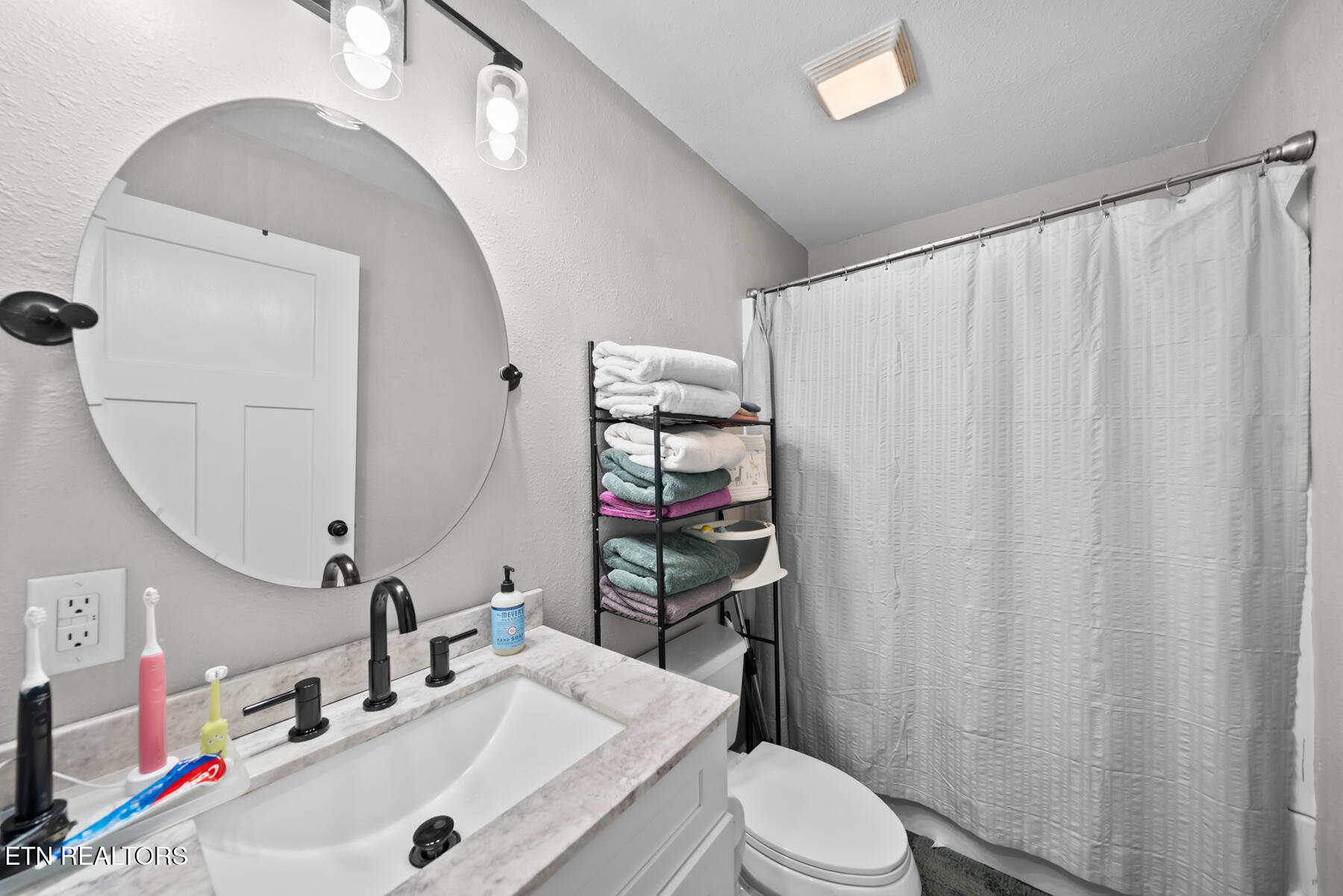 233 Hebbertsburg Road Crab Orchard TN 37723