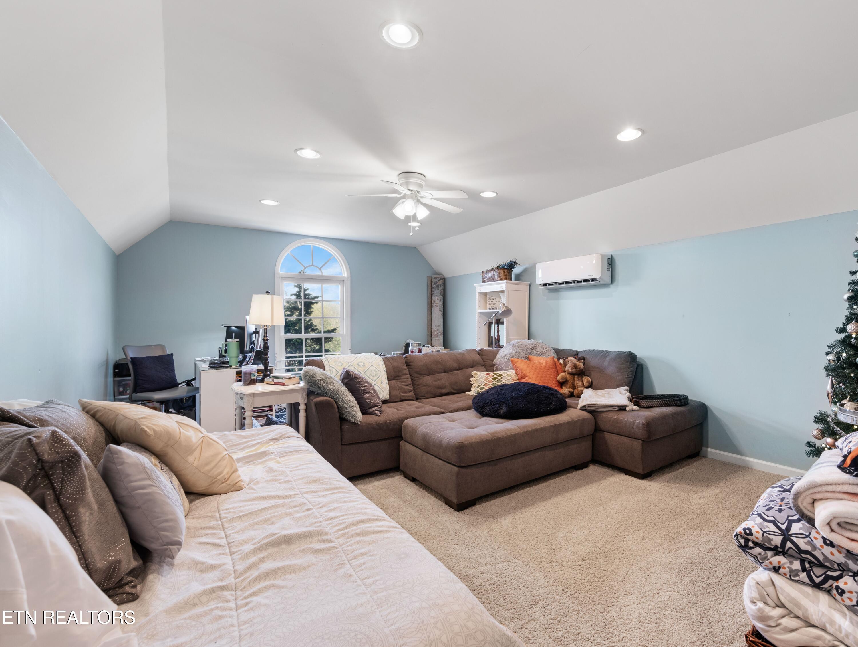 1443 W Dumplin Valley Road Dandridge TN 37725