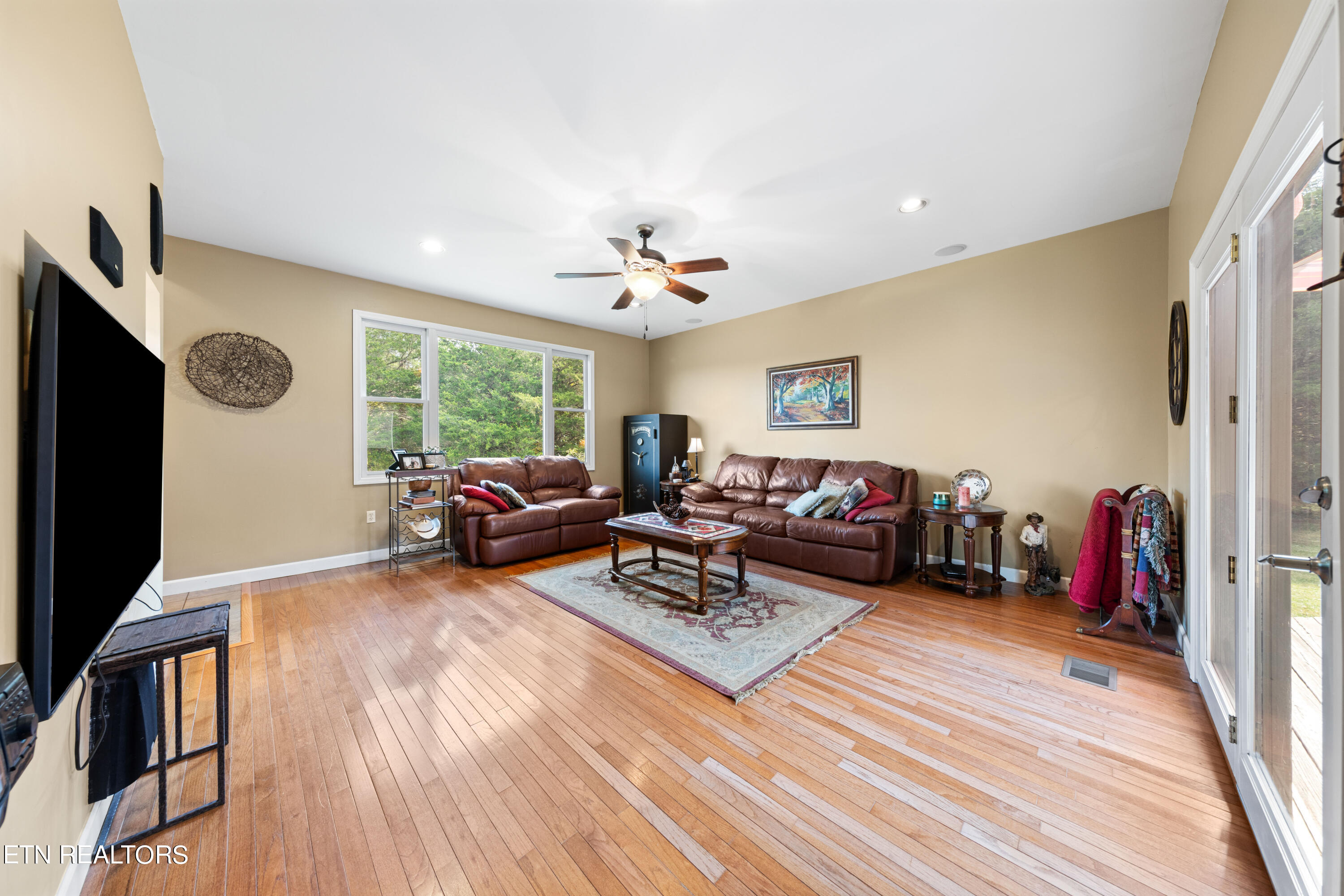 1443 W Dumplin Valley Road Dandridge TN 37725