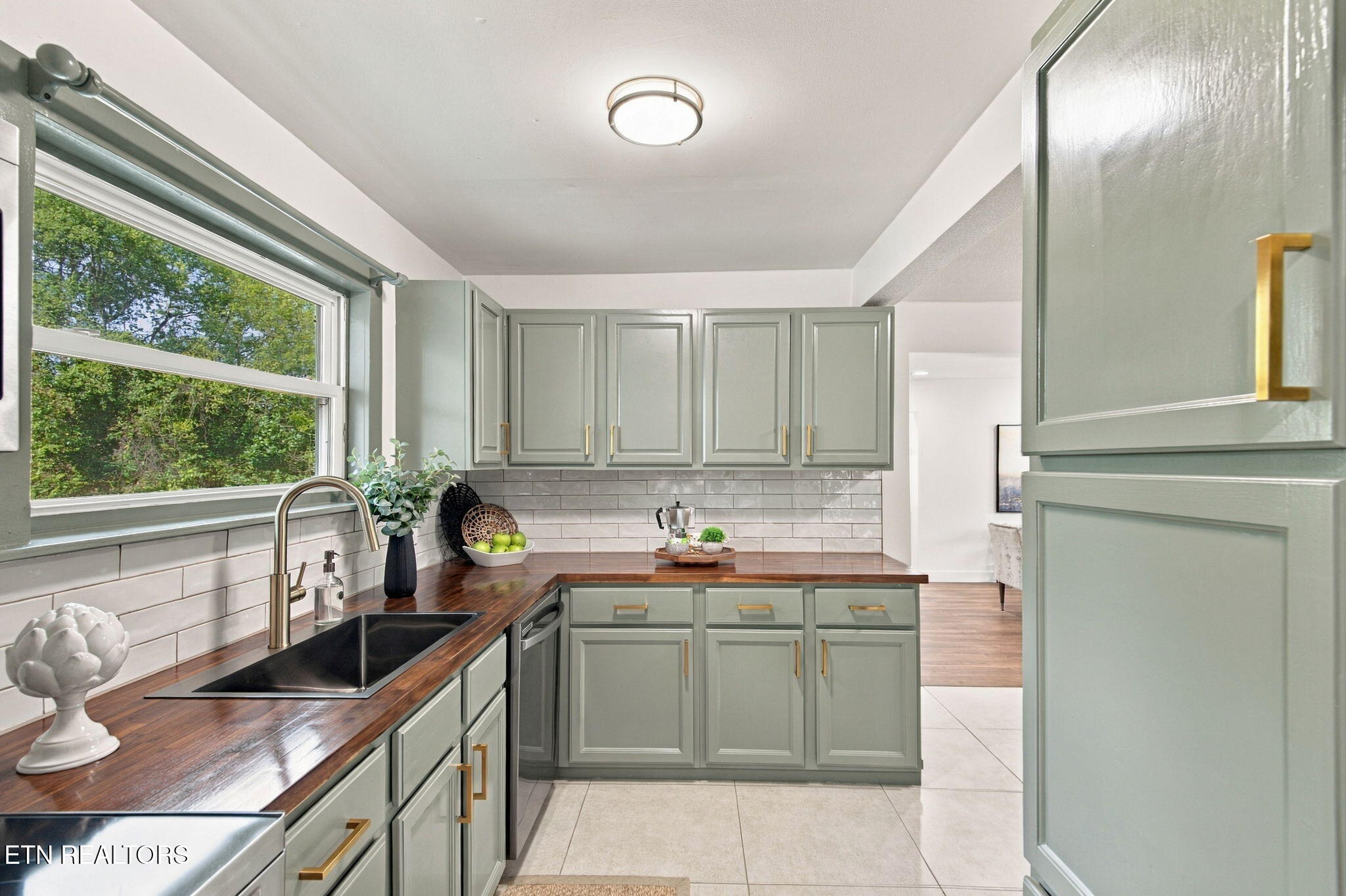 314 Blockhouse Valley Road Clinton TN 37716