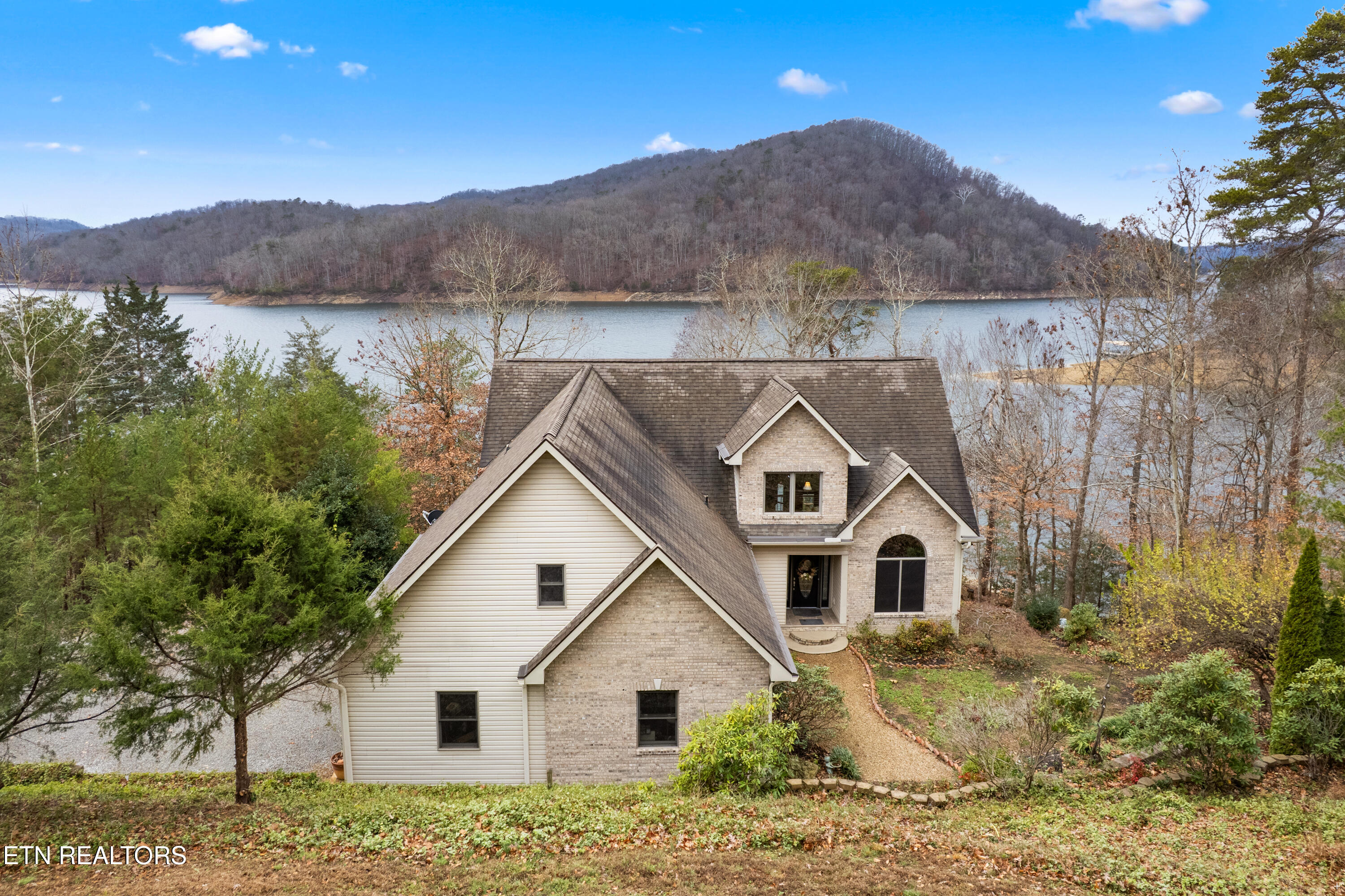 1420 Lakeview Drive Sharps Chapel TN 37866