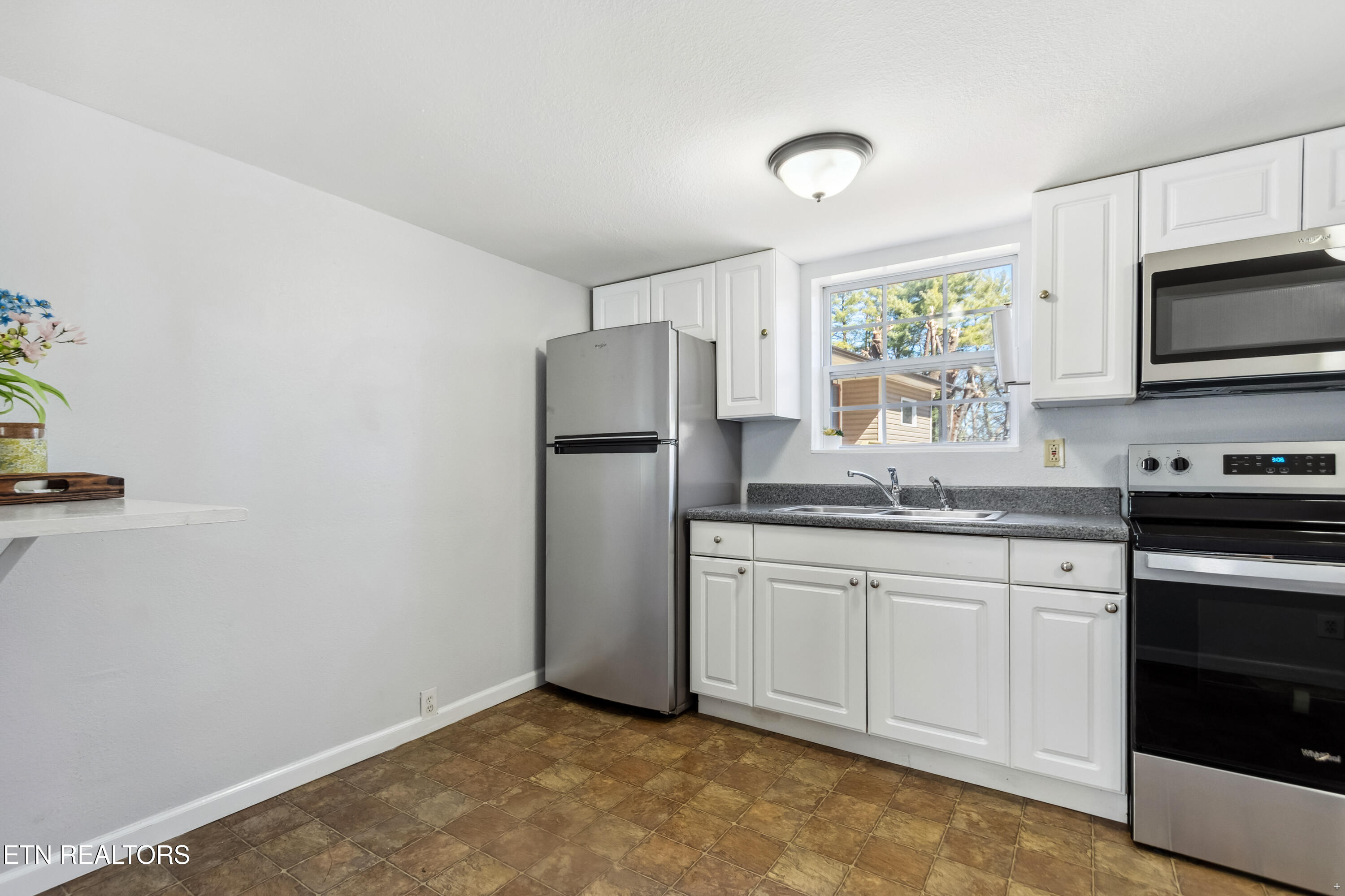 130 E Wadsworth Circle Oak Ridge TN 37830