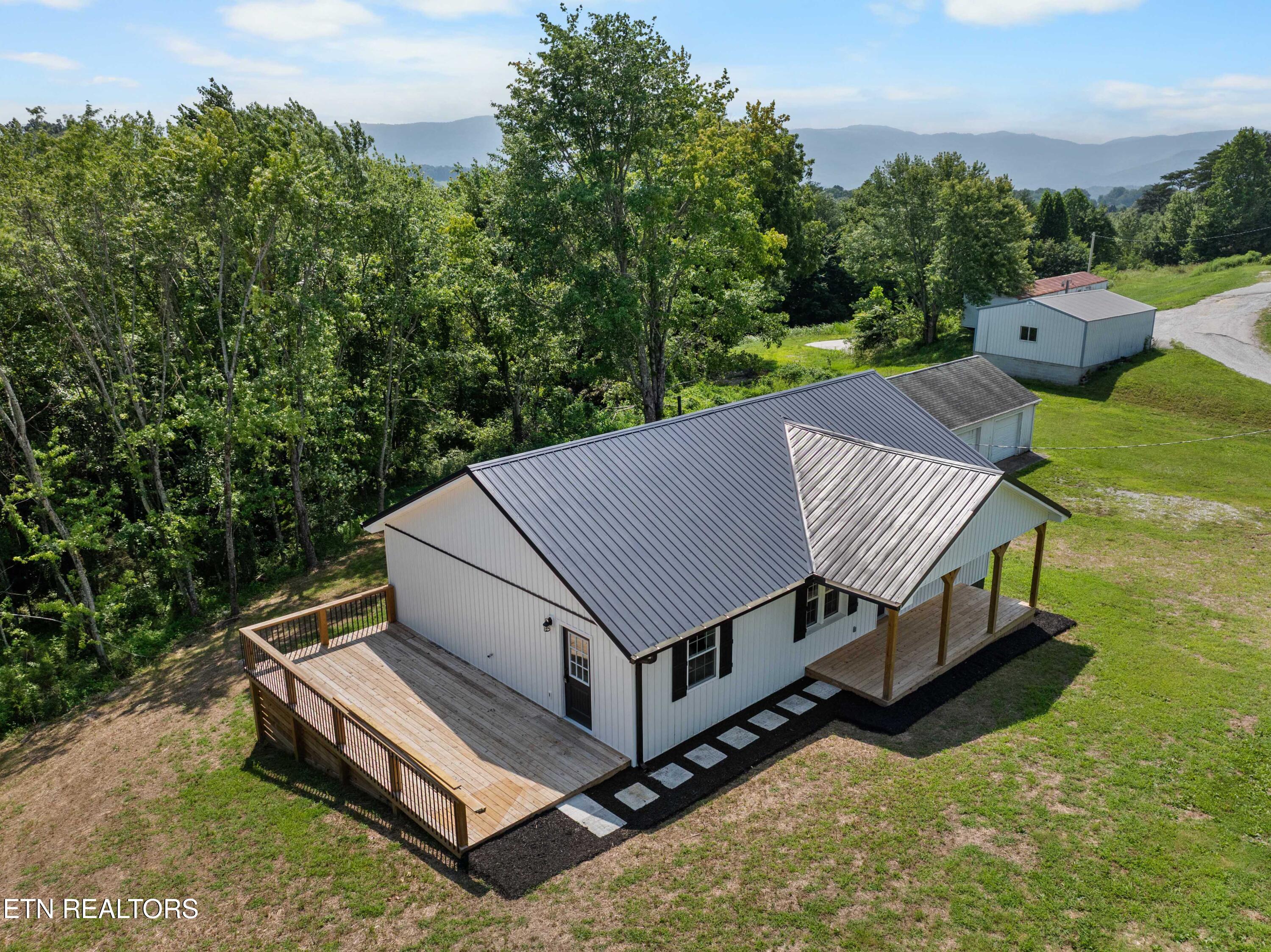 994 Pinecrest Road Jacksboro TN 37757
