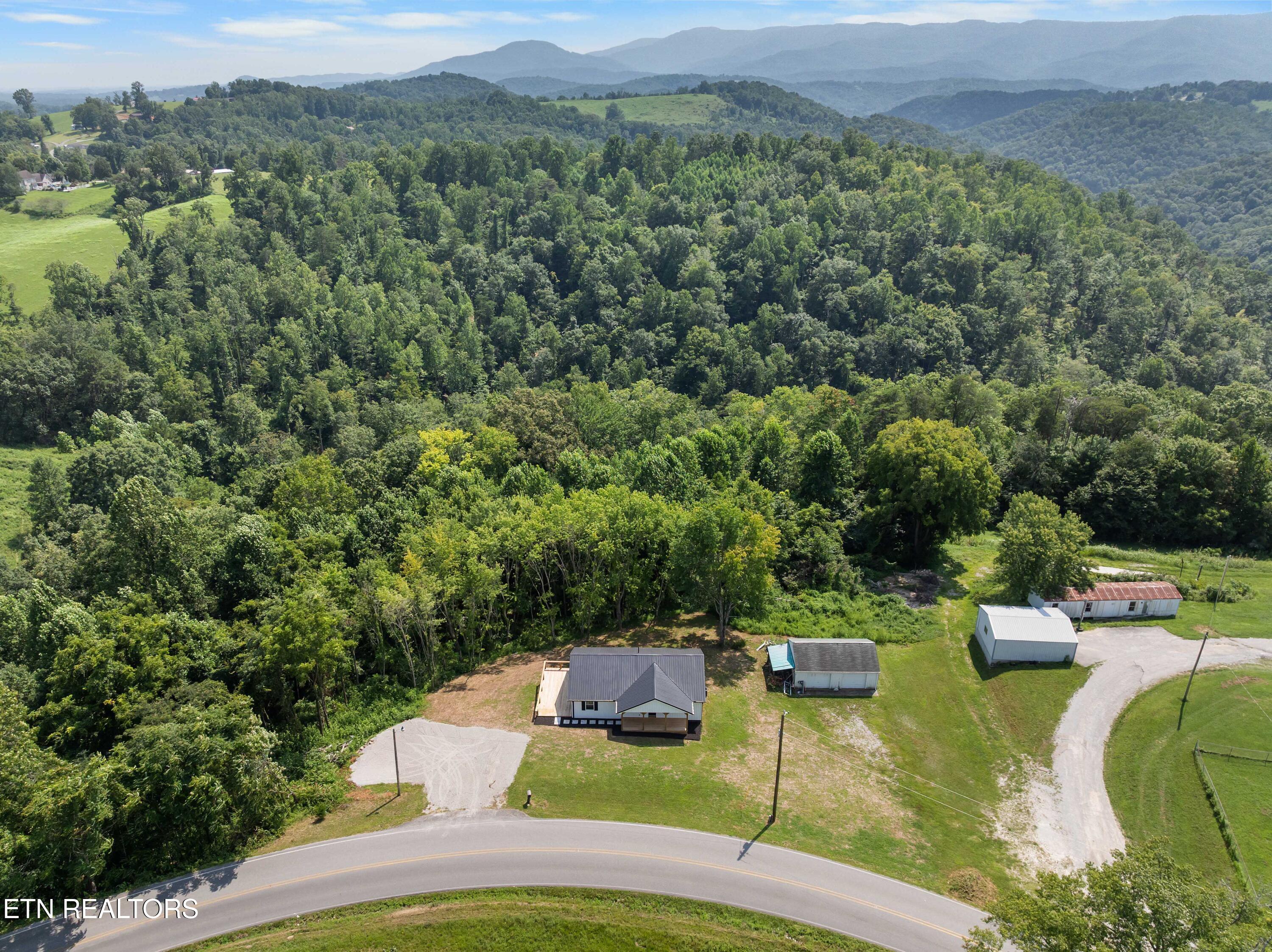 994 Pinecrest Road Jacksboro TN 37757
