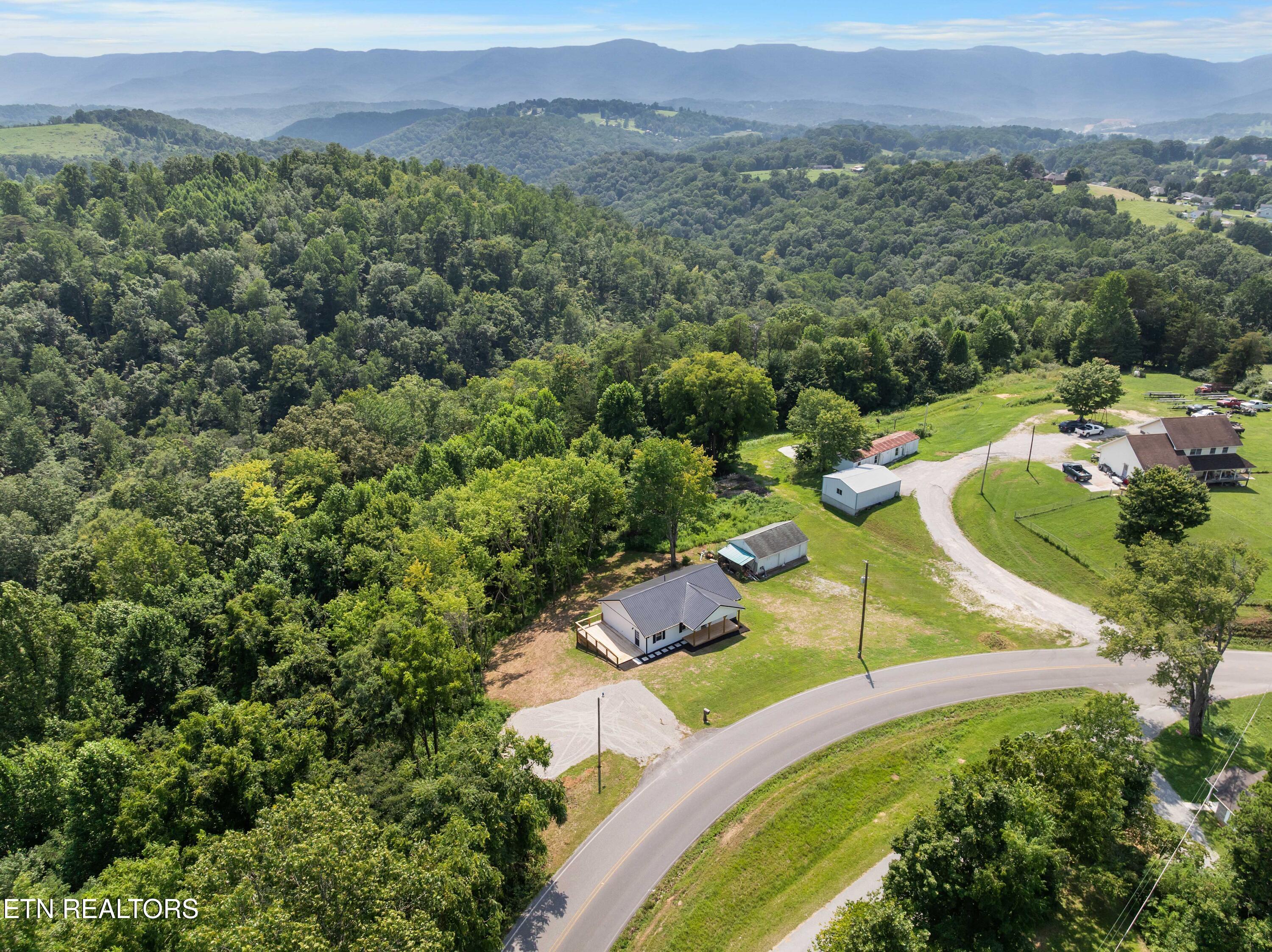 994 Pinecrest Road Jacksboro TN 37757