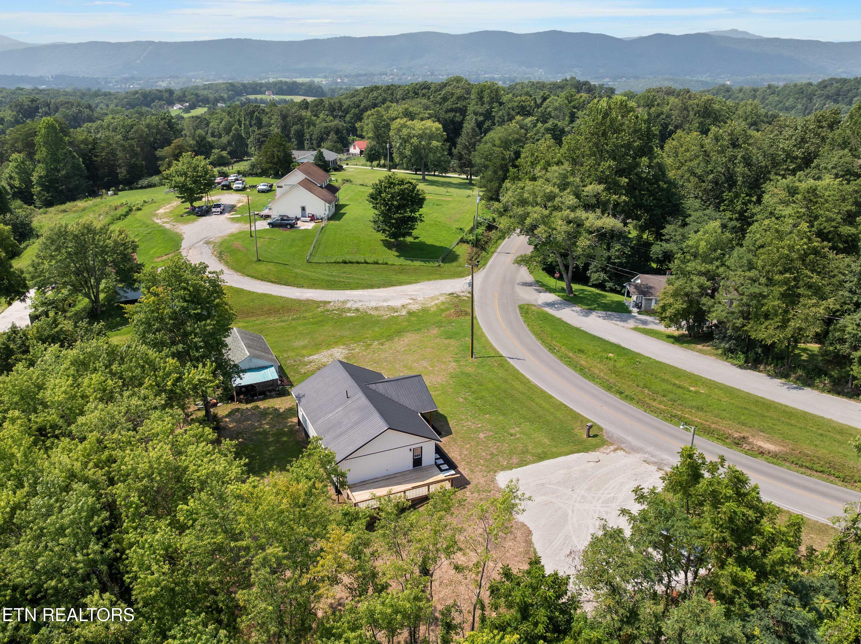 994 Pinecrest Road Jacksboro TN 37757