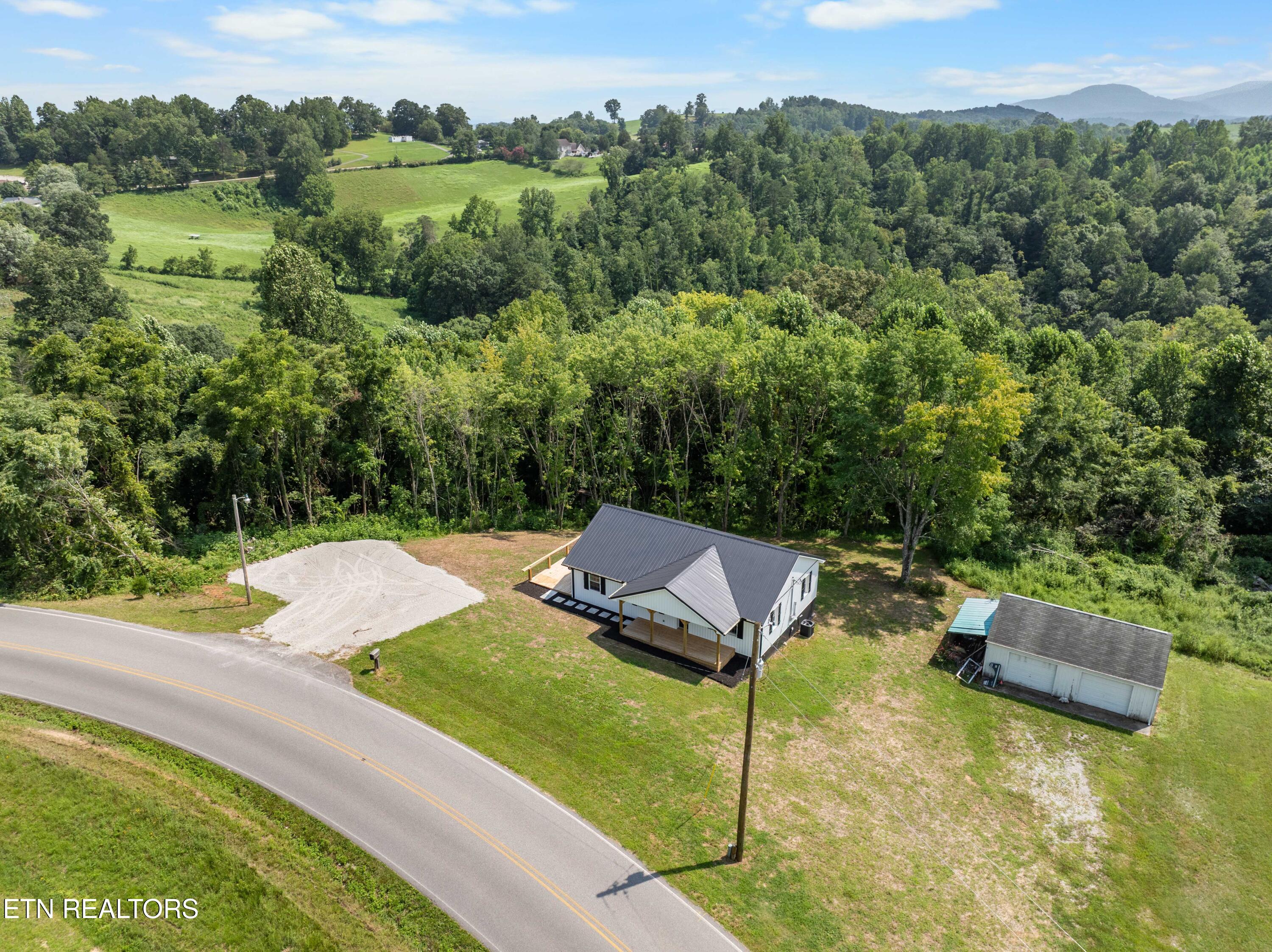 994 Pinecrest Road Jacksboro TN 37757