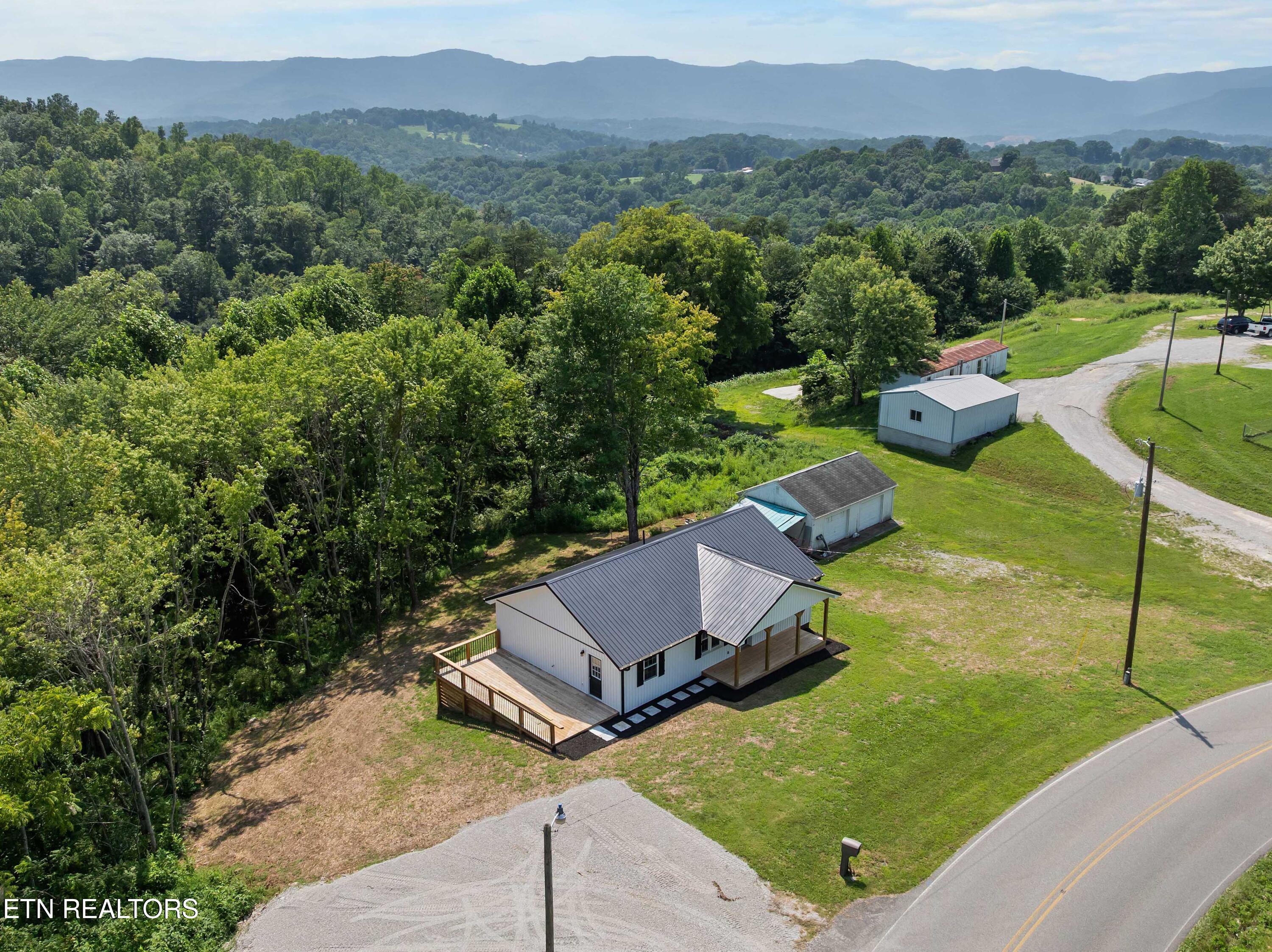 994 Pinecrest Road Jacksboro TN 37757