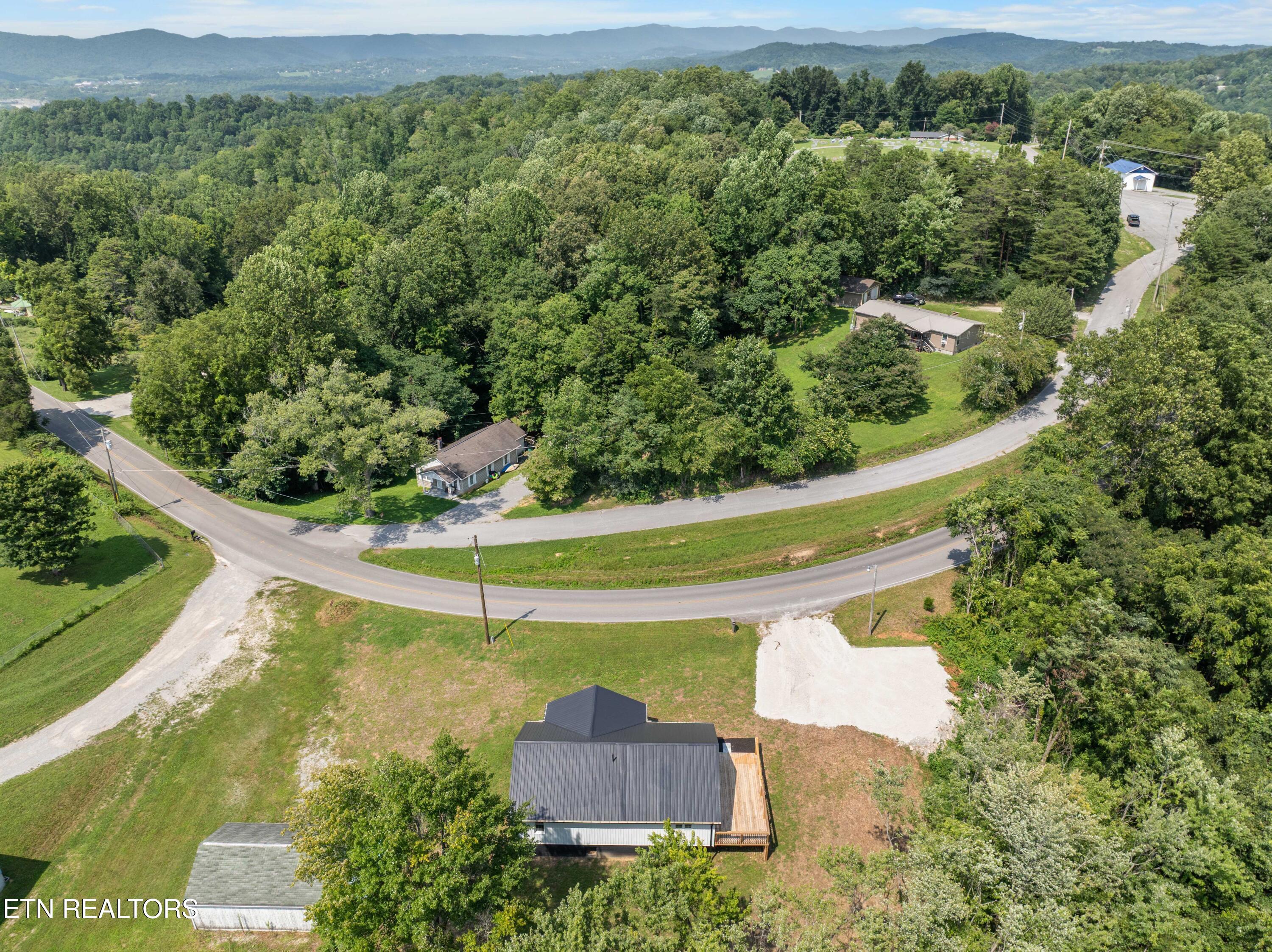 994 Pinecrest Road Jacksboro TN 37757