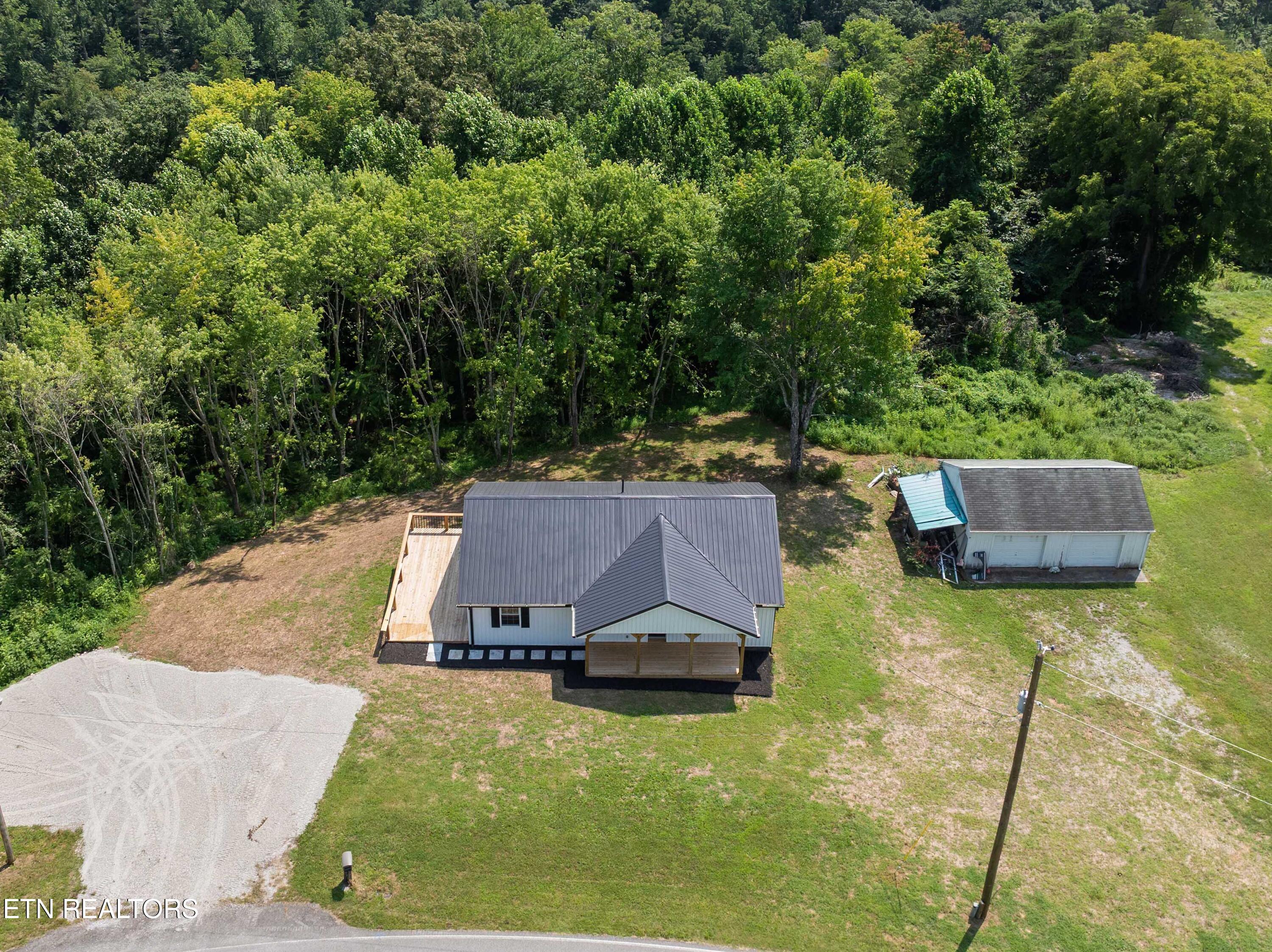 994 Pinecrest Road Jacksboro TN 37757