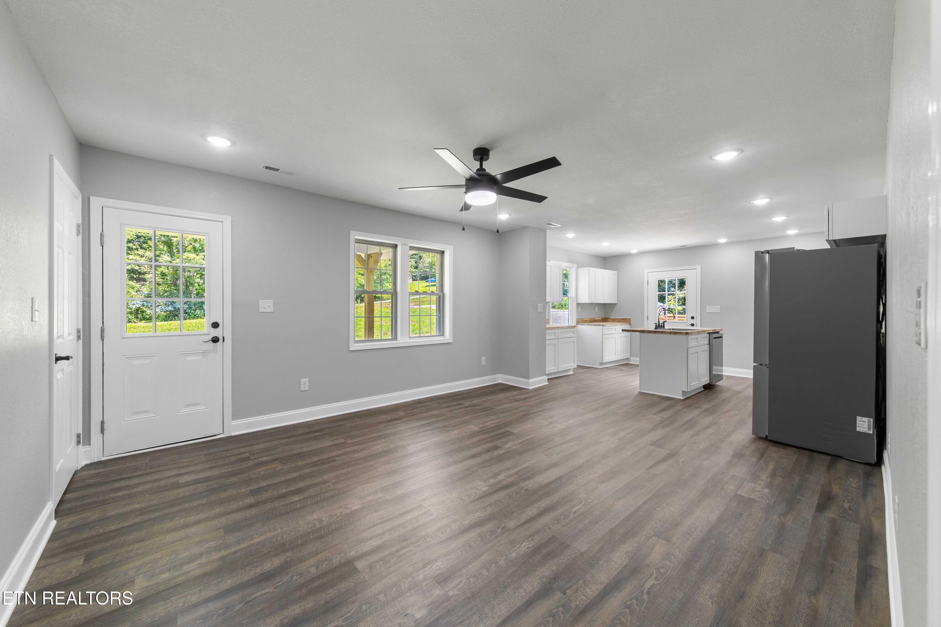 994 Pinecrest Road Jacksboro TN 37757