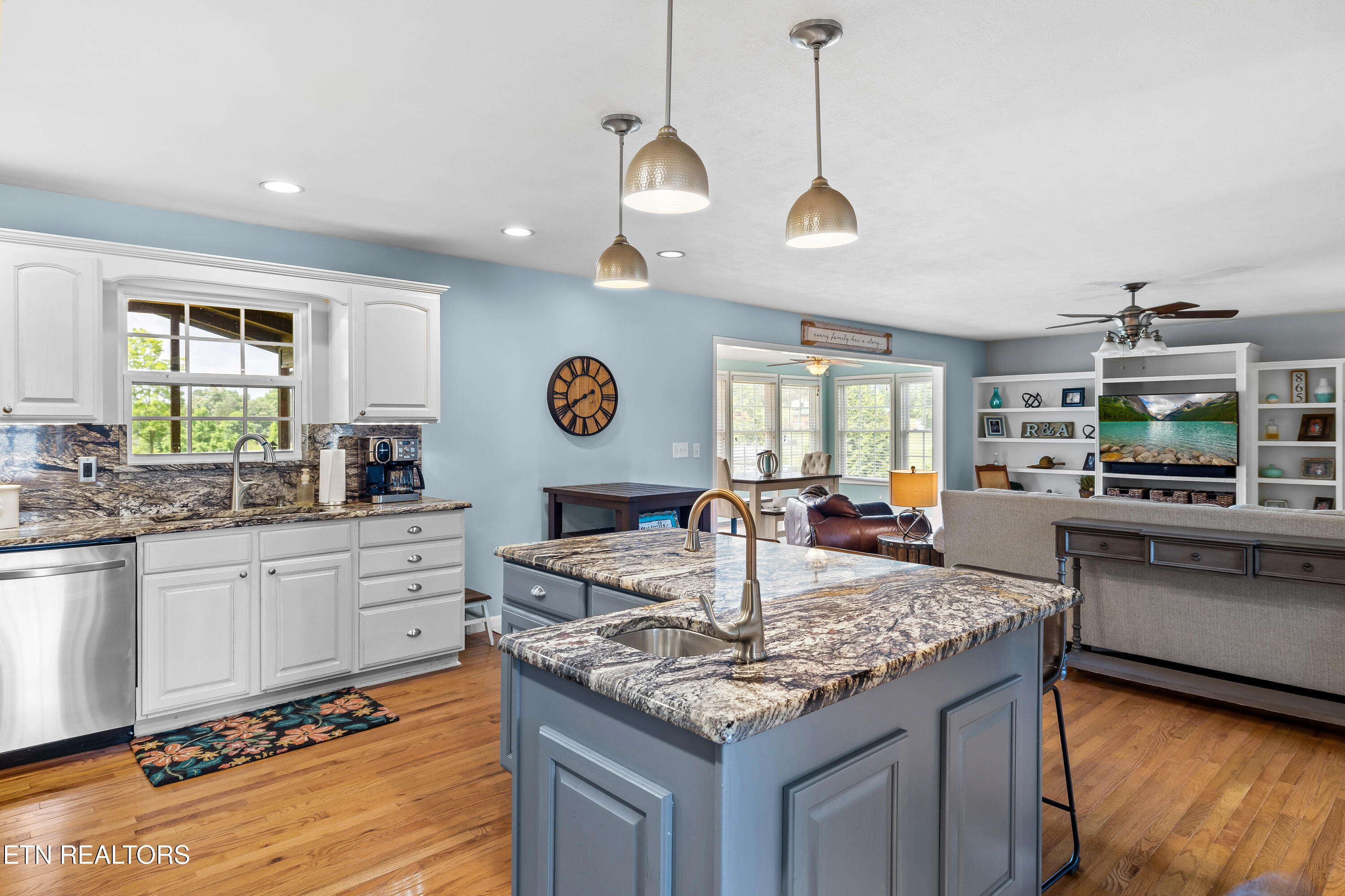 2837 Rhett Butler Drive Louisville TN 37777