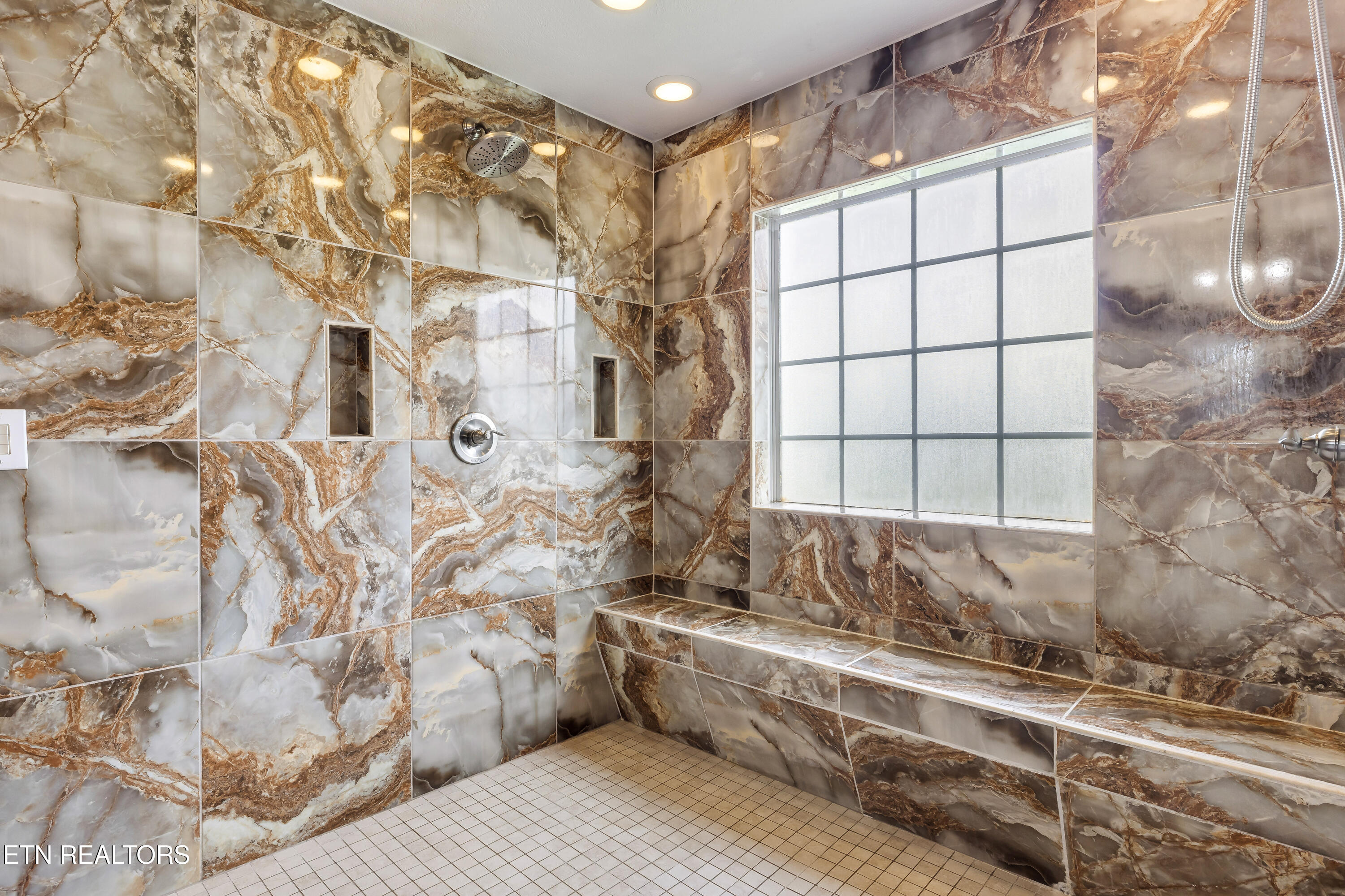 2837 Rhett Butler Drive Louisville TN 37777