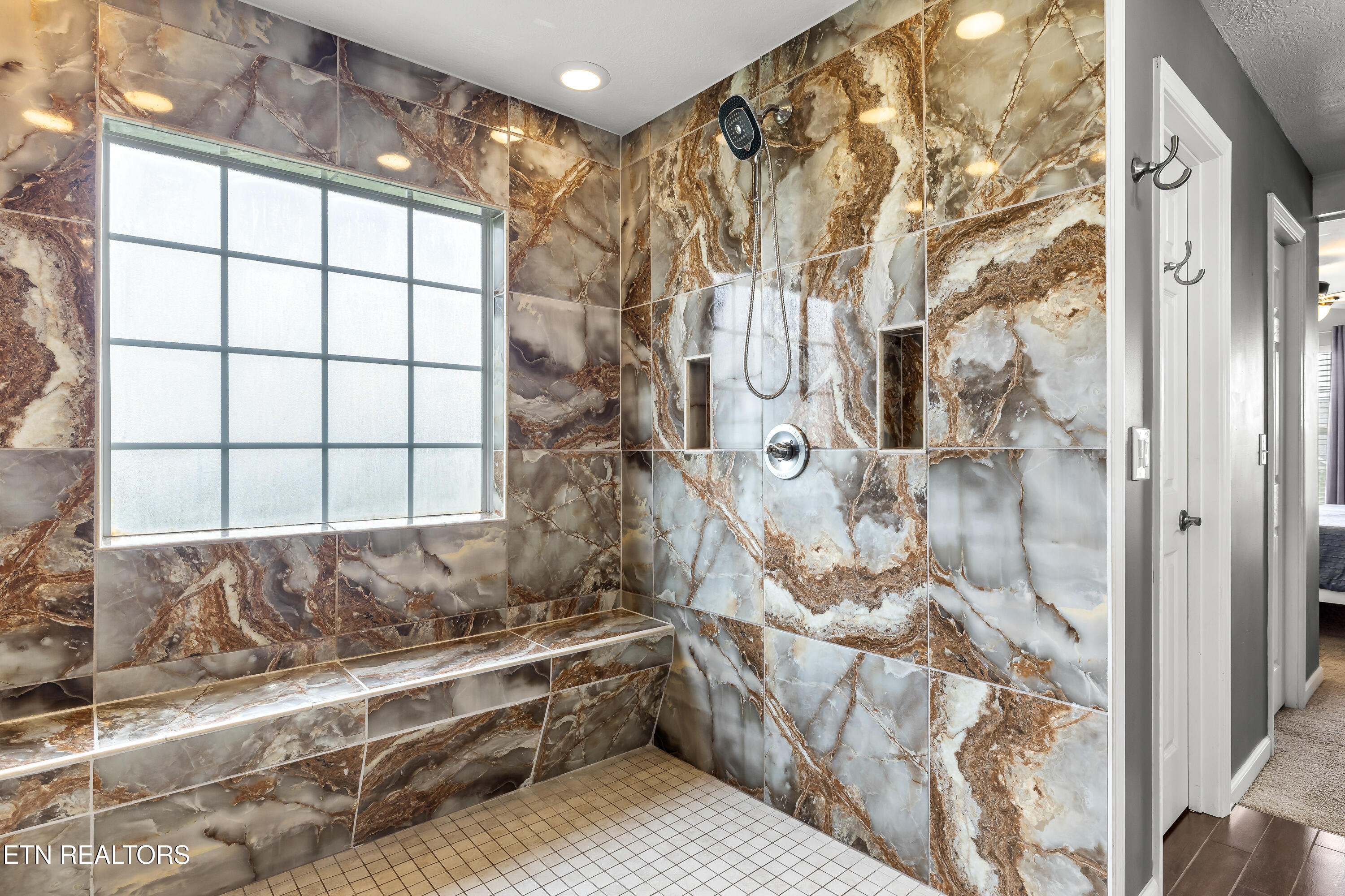 2837 Rhett Butler Drive Louisville TN 37777