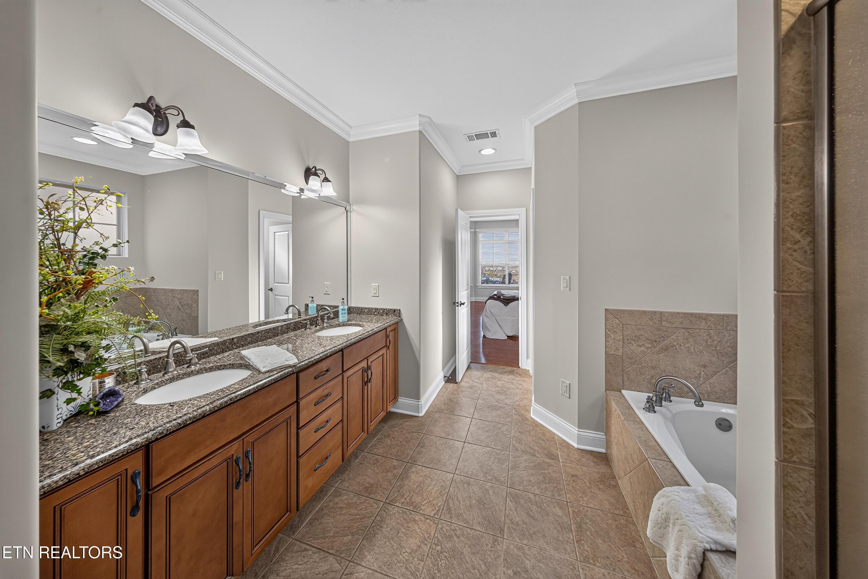 1237 Bishops View Lane Knoxville TN 37932