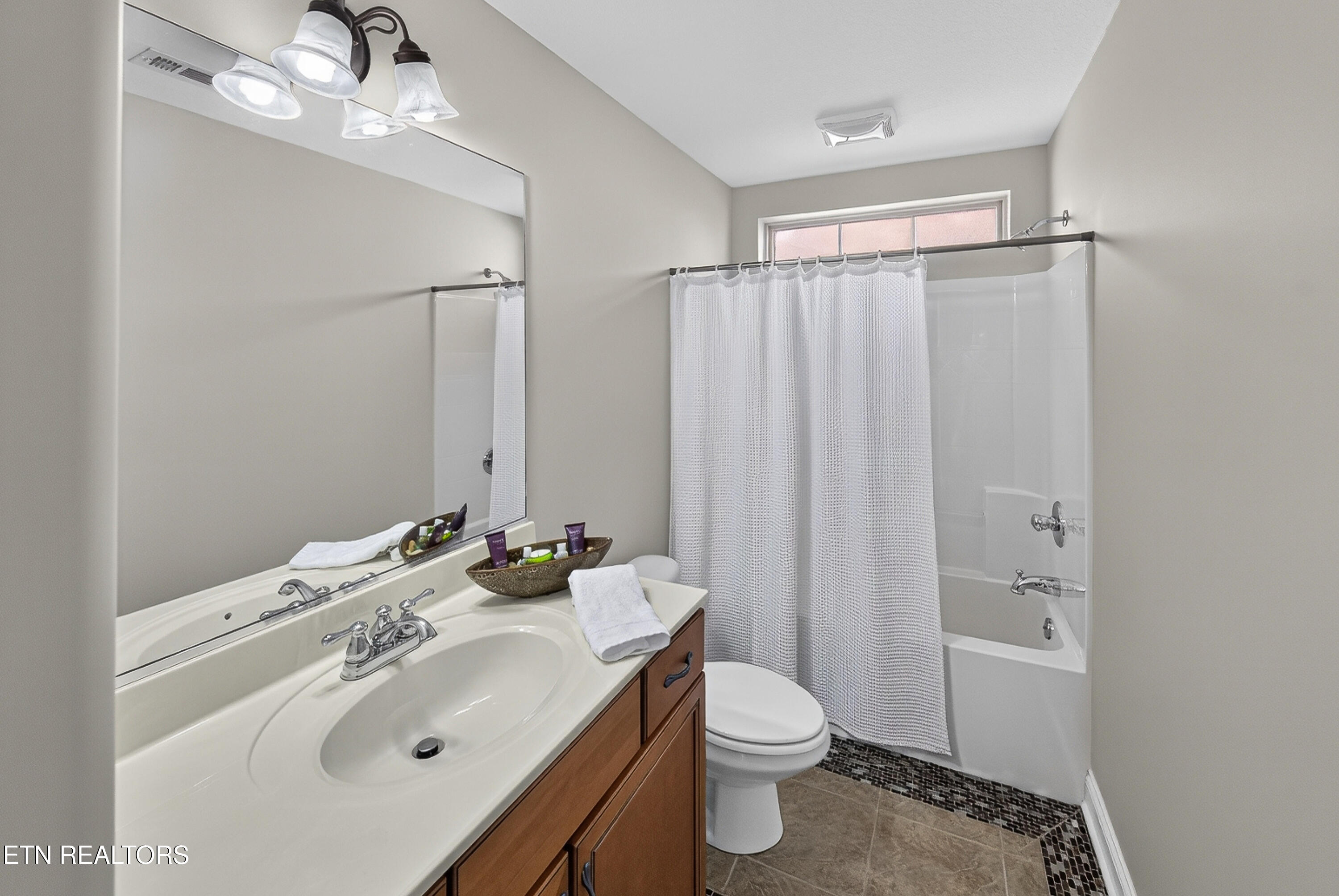 1237 Bishops View Lane Knoxville TN 37932