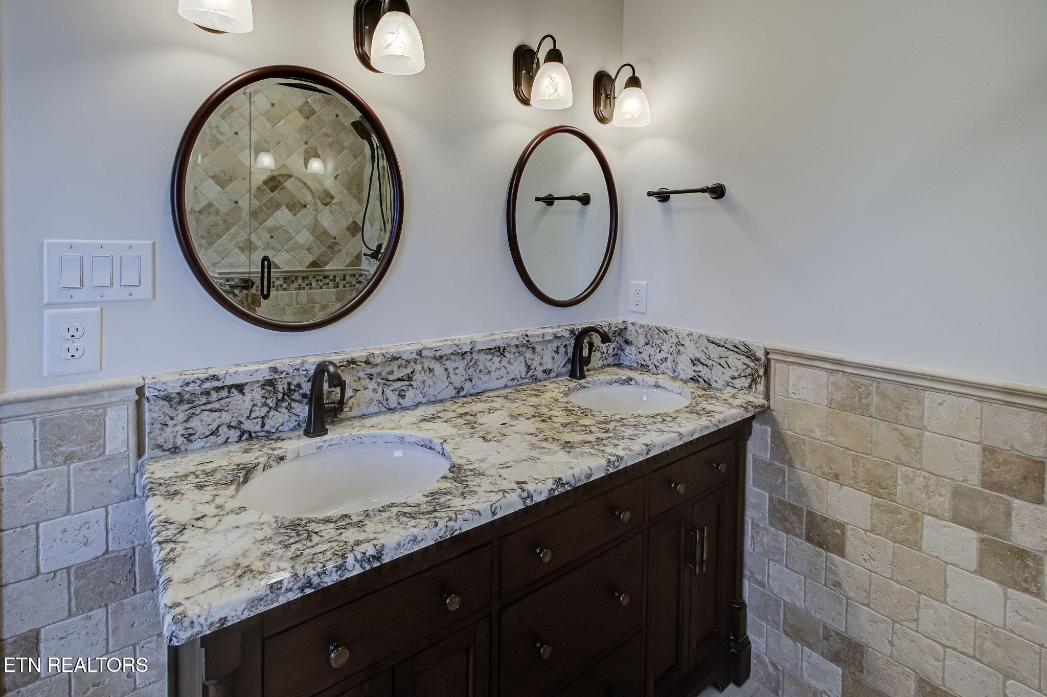 309 Chuniloti Circle Loudon TN 37774