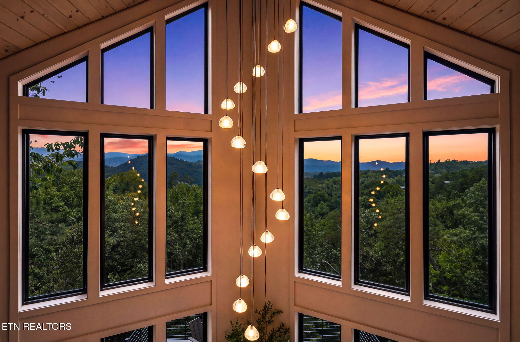 1813 Red Bone Way Sevierville TN 37876