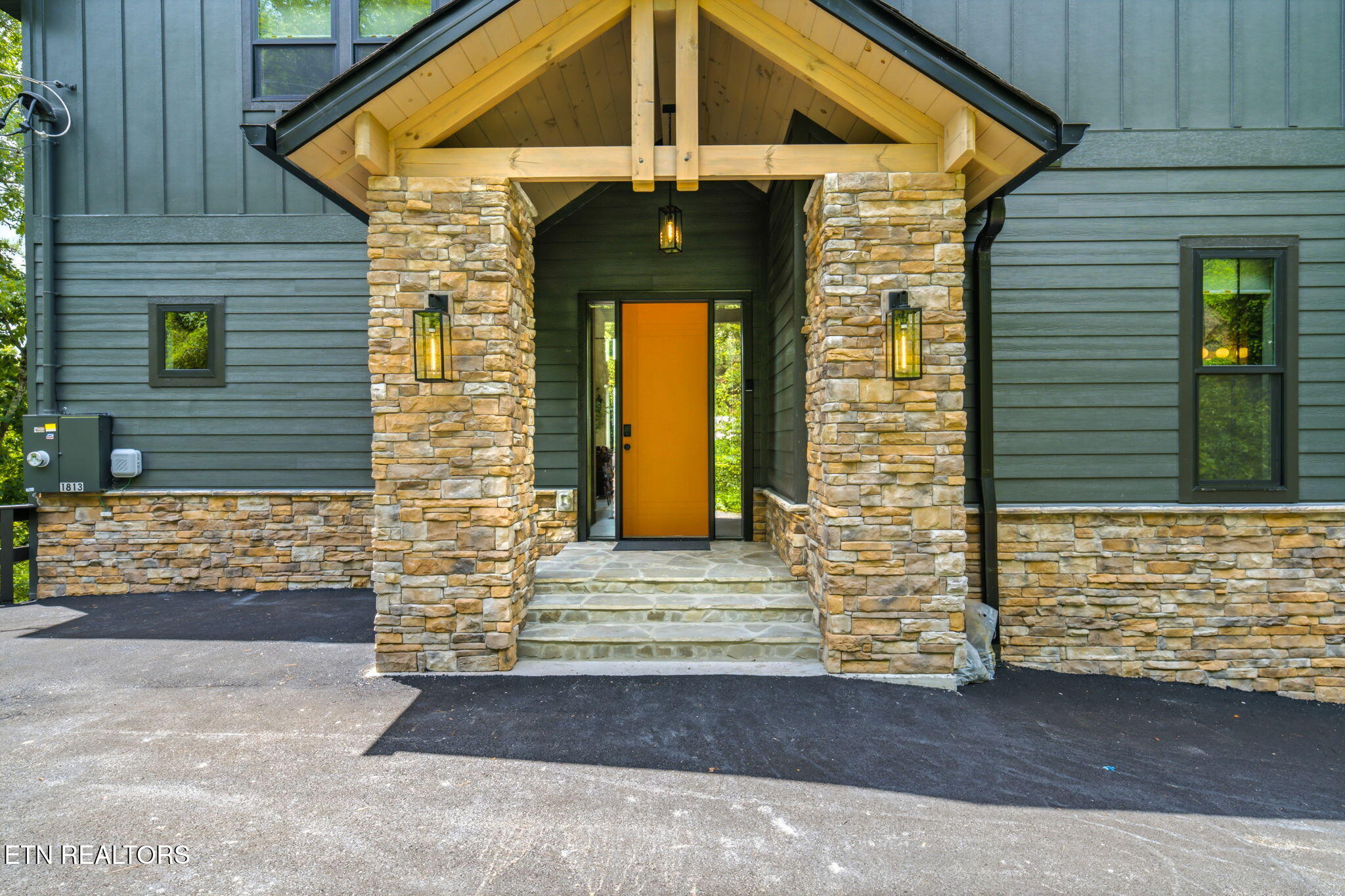 1813 Red Bone Way Sevierville TN 37876