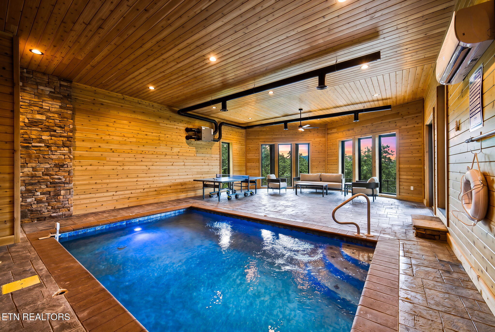 1813 Red Bone Way Sevierville TN 37876