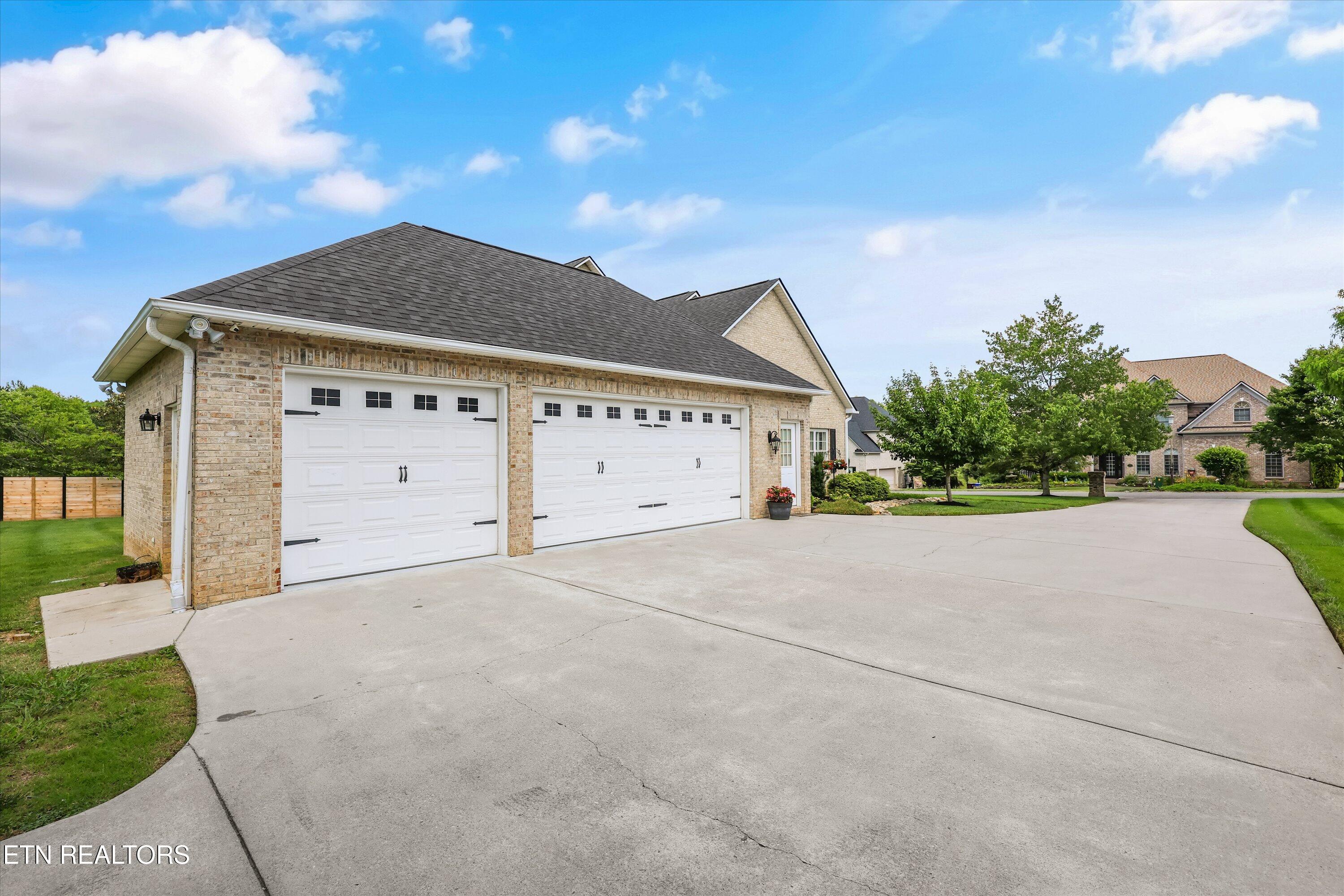64 Rolling Links Boulevard Oak Ridge TN 37830
